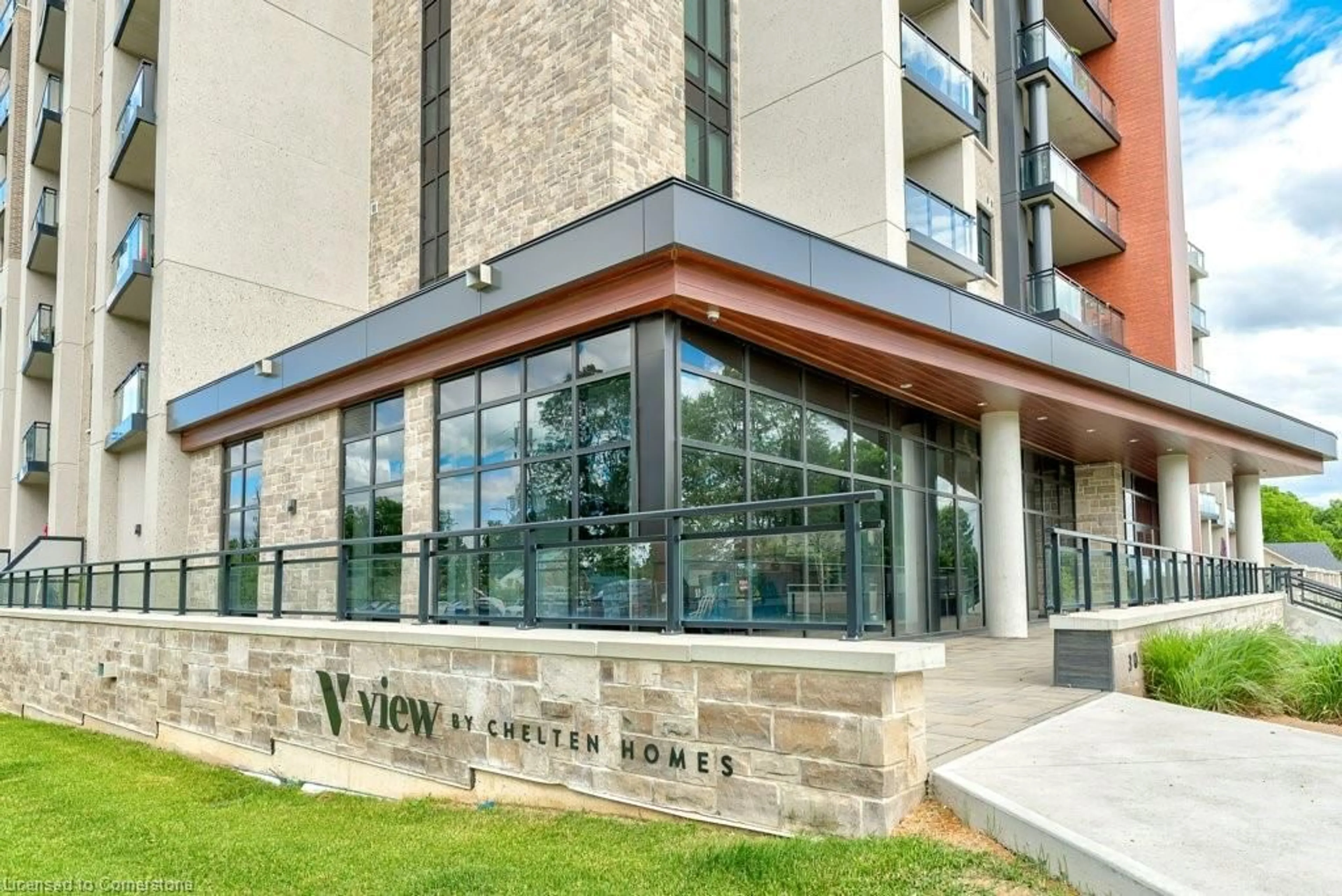 Indoor foyer for 30 Hamilton St #407, Waterdown Ontario L0R 2H4