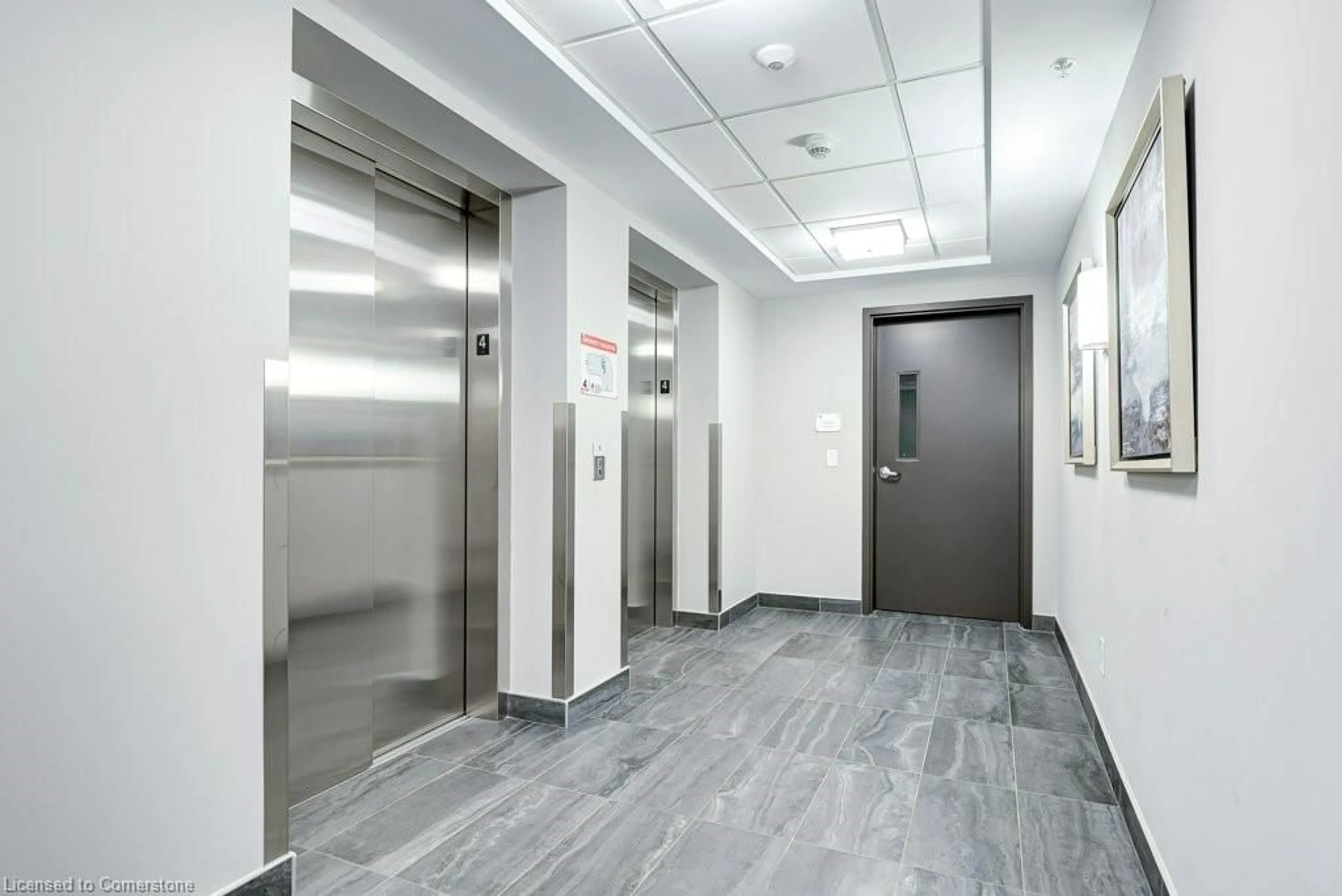 Indoor foyer for 30 Hamilton St #407, Waterdown Ontario L0R 2H4