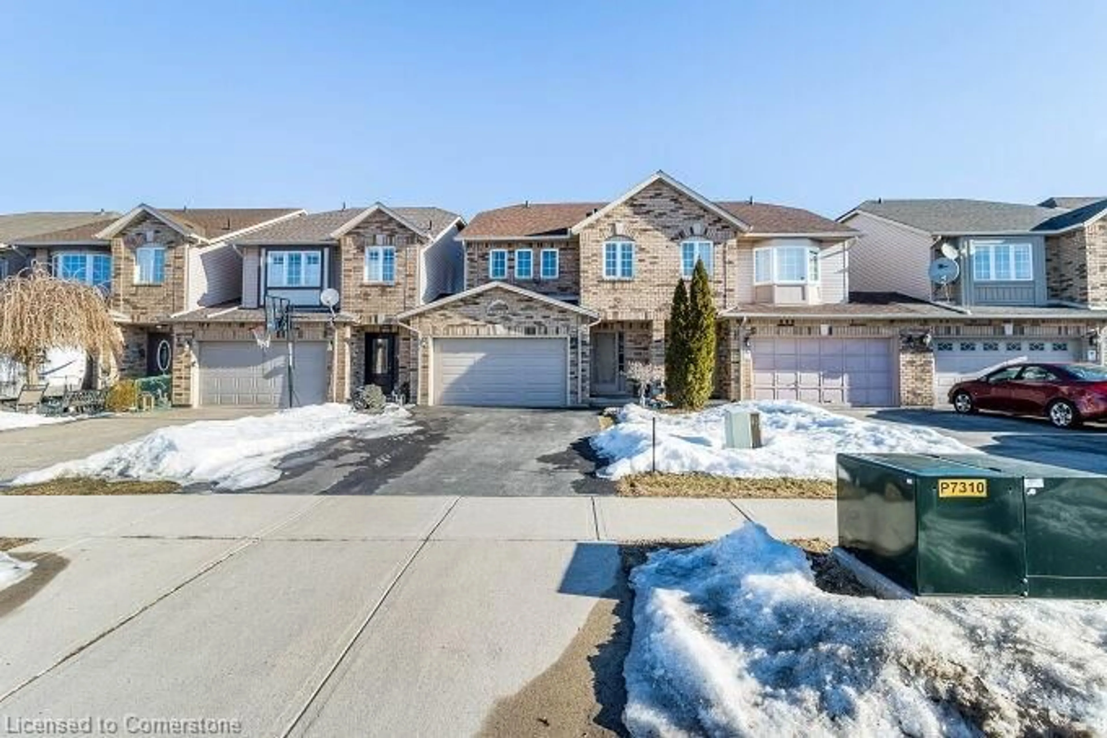 A pic from outside/outdoor area/front of a property/back of a property/a pic from drone, street for 182 Highbury Dr, Hamilton Ontario L8J 3T6