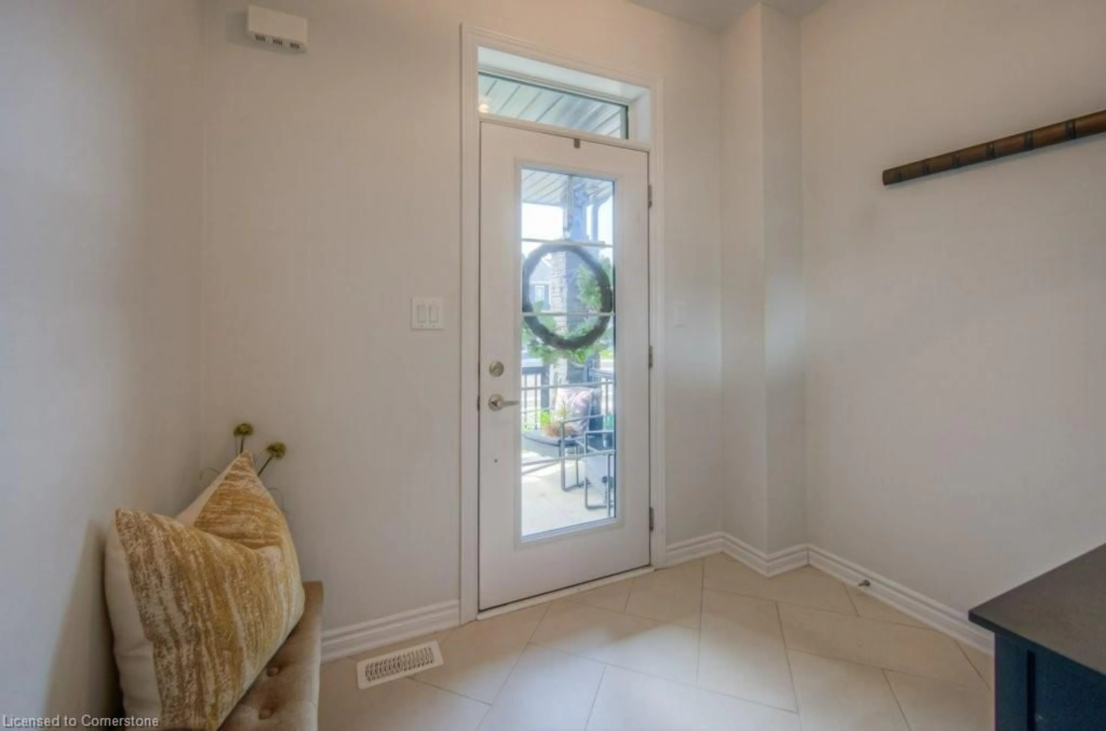 Indoor entryway for 381 Dolman St, Breslau Ontario N0B 1M0