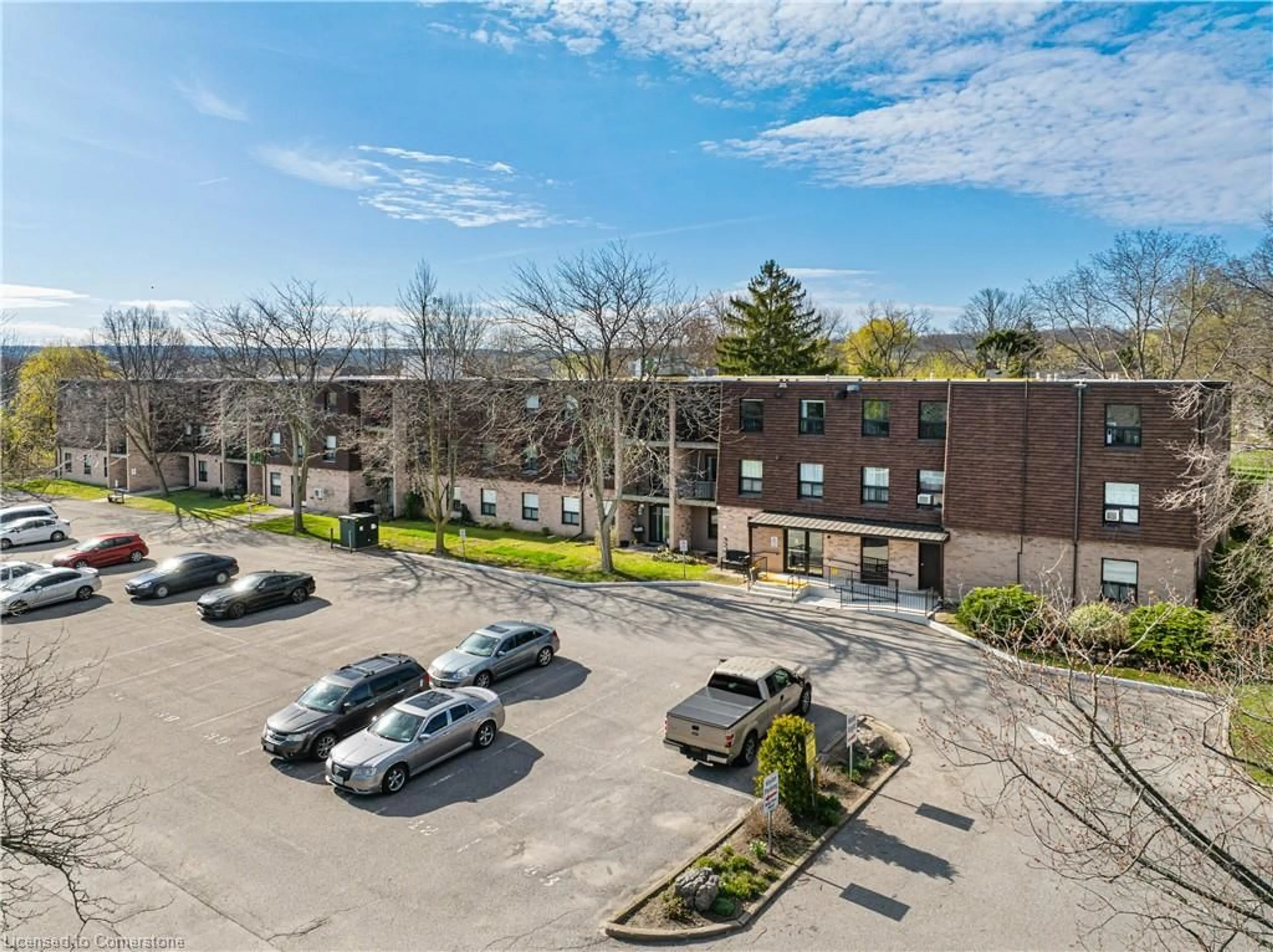 A pic from outside/outdoor area/front of a property/back of a property/a pic from drone, unknown for 4209 Hixon St #202, Beamsville Ontario L3J 0K2