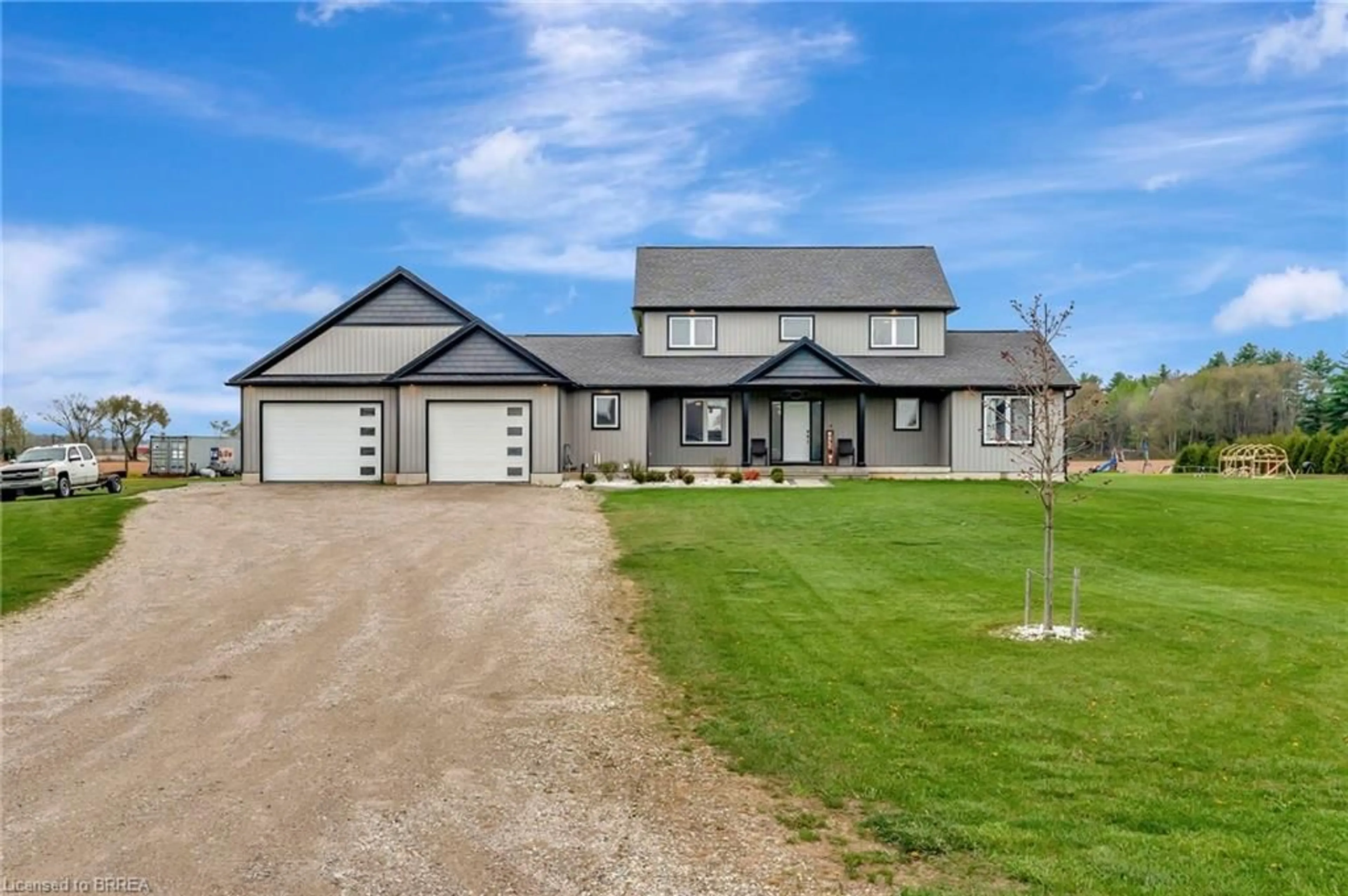 A pic from outside/outdoor area/front of a property/back of a property/a pic from drone, street for 2445 East Quarter Line Rd, Delhi Ontario N4B 2W4