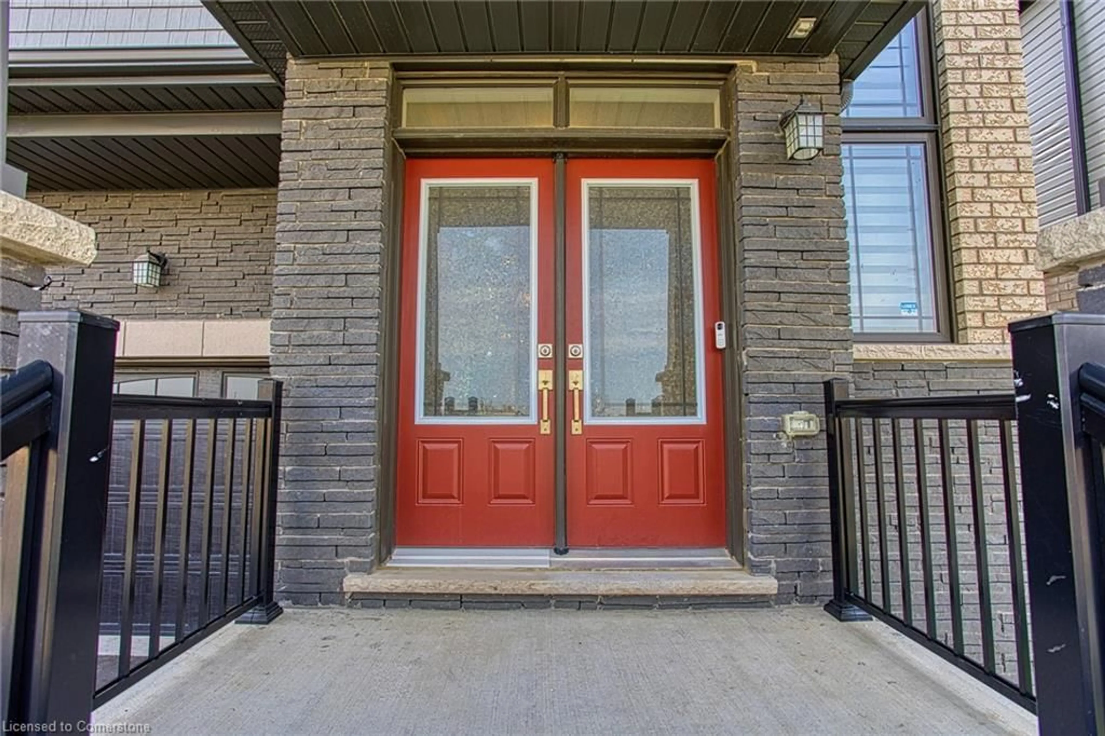 Indoor entryway for 26 Rebecca Way, Caledonia Ontario N3W 0E1