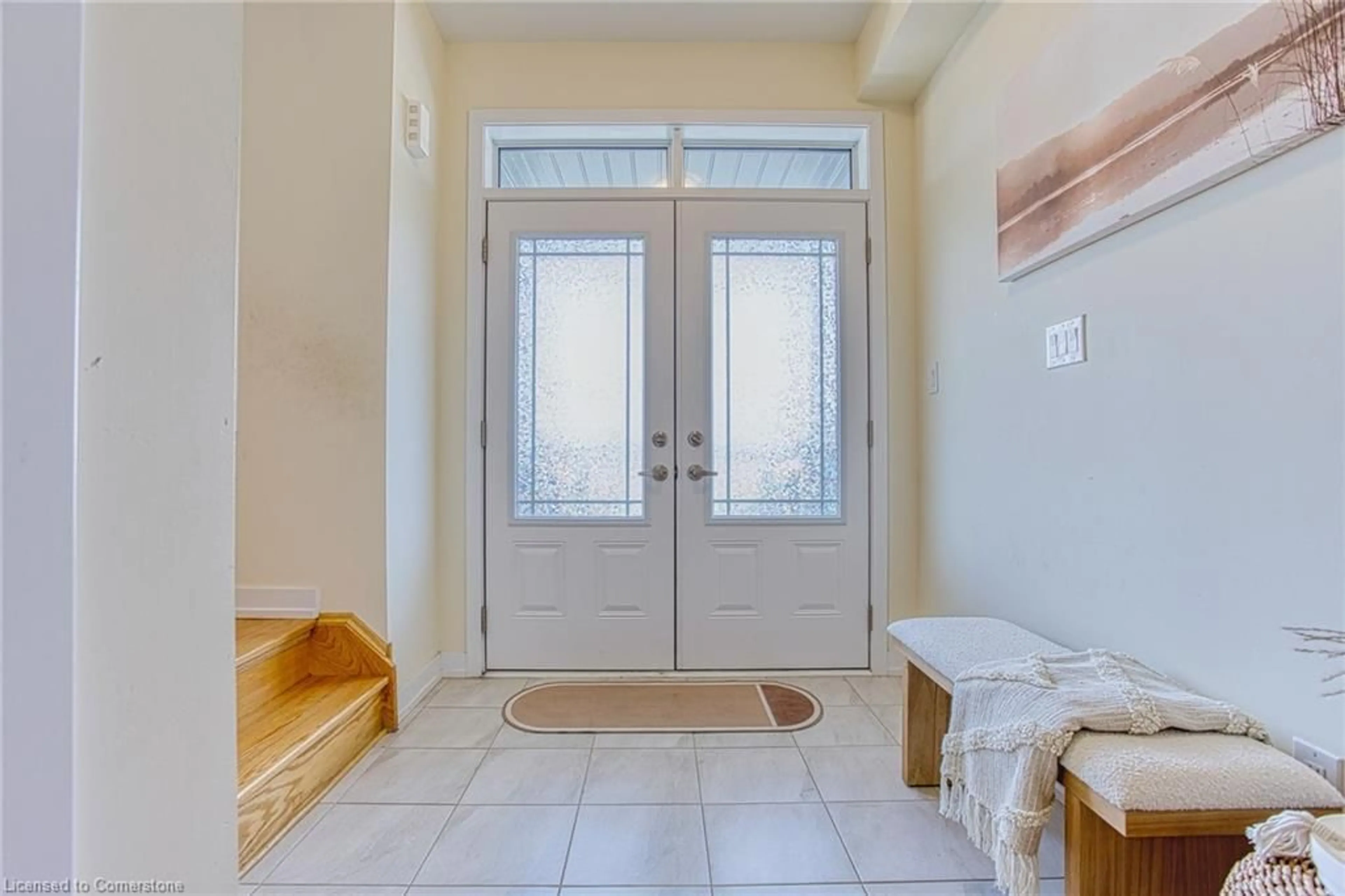 Indoor entryway for 26 Rebecca Way, Caledonia Ontario N3W 0E1