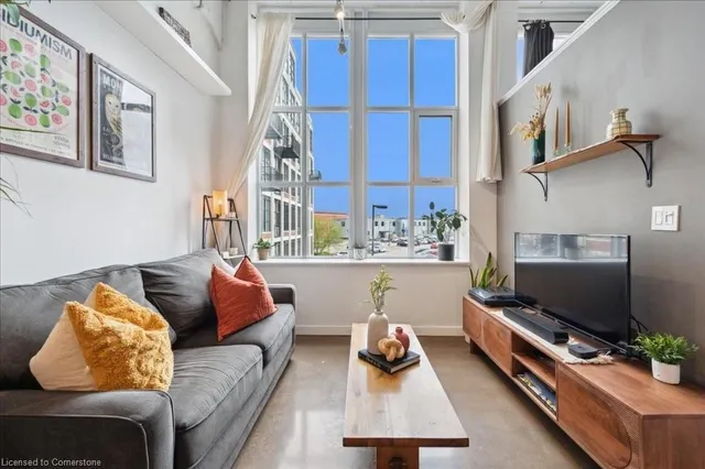 Additional property image - 404 King St Unit 205
