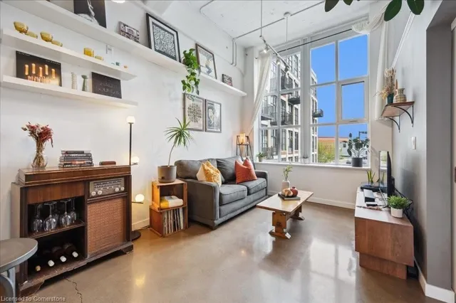 Additional property image - 404 King St Unit 205