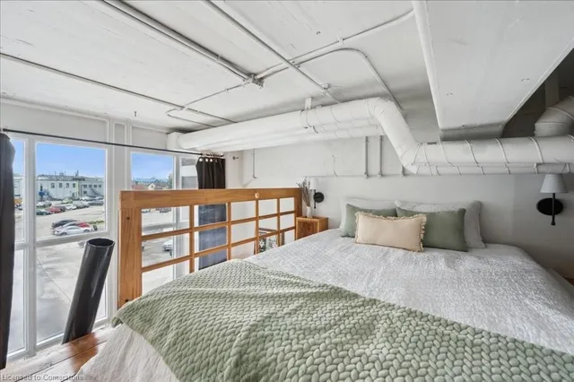 Additional property image - 404 King St Unit 205