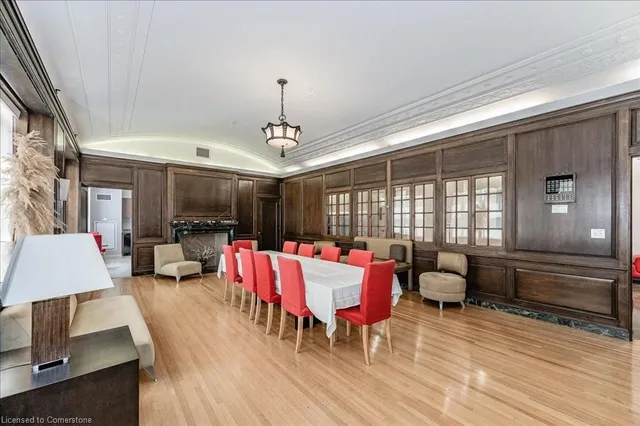 Additional property image - 404 King St Unit 205