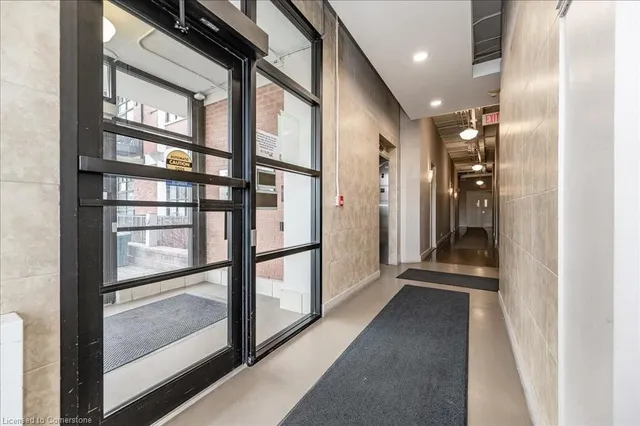 Additional property image - 404 King St Unit 205
