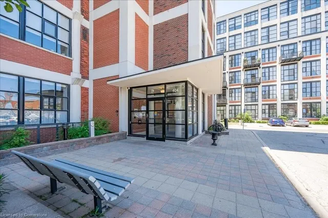 Additional property image - 404 King St Unit 205