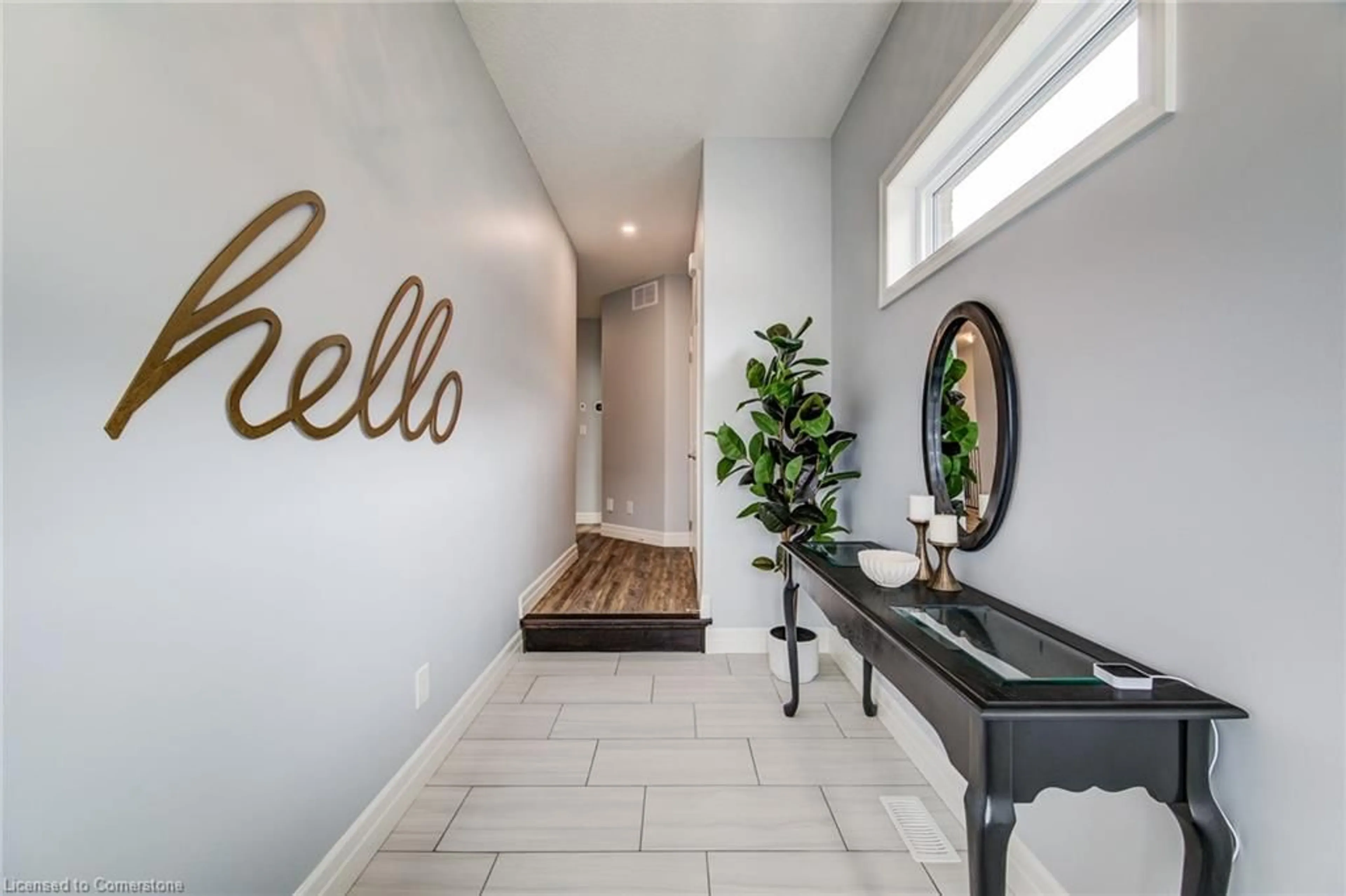Indoor entryway for 33 Bur Oak Dr, Elmira Ontario N3B 0C6