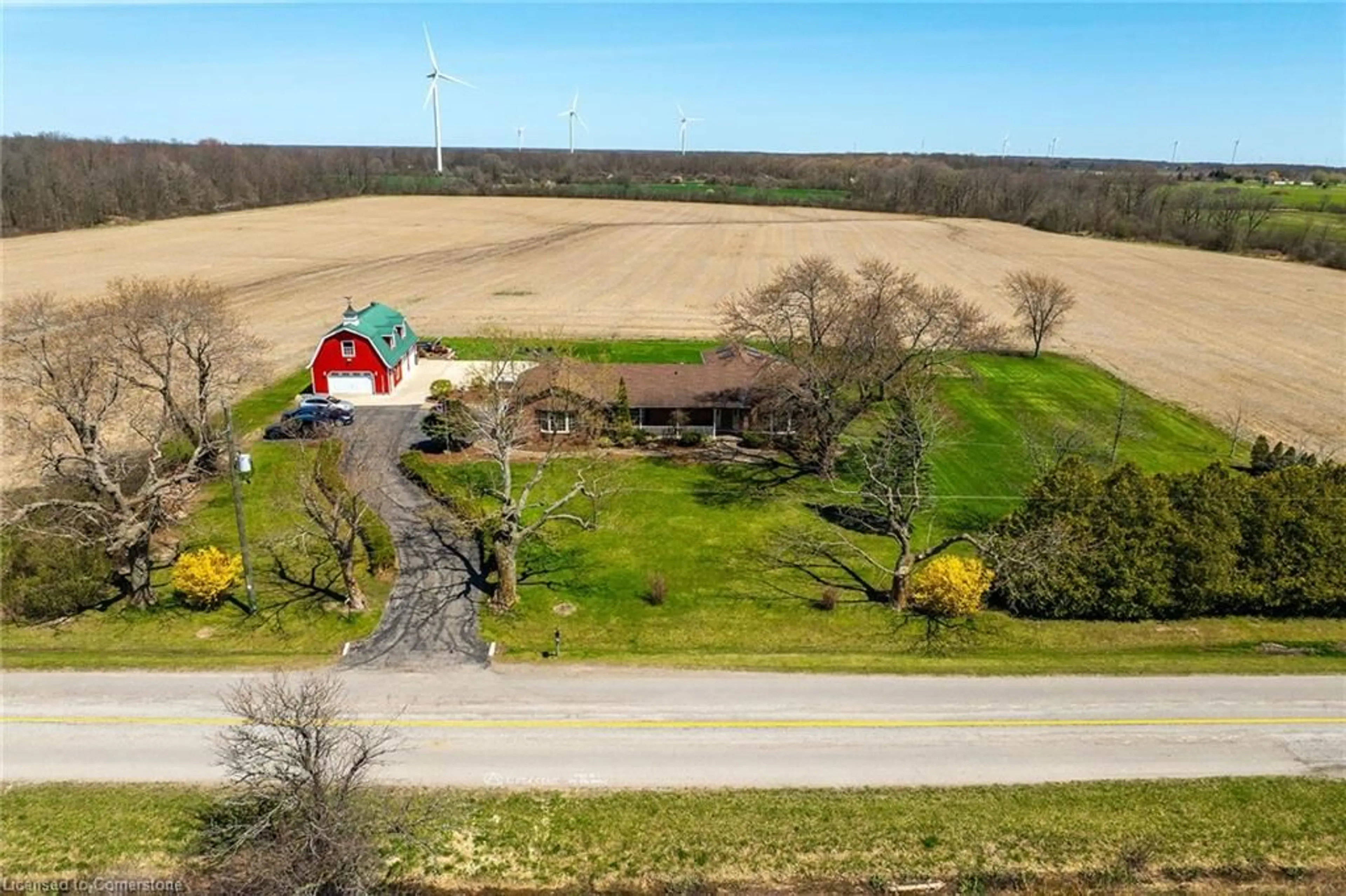 A pic from outside/outdoor area/front of a property/back of a property/a pic from drone, unknown for 540 Sutor Rd, Cayuga Ontario N0A 1E0
