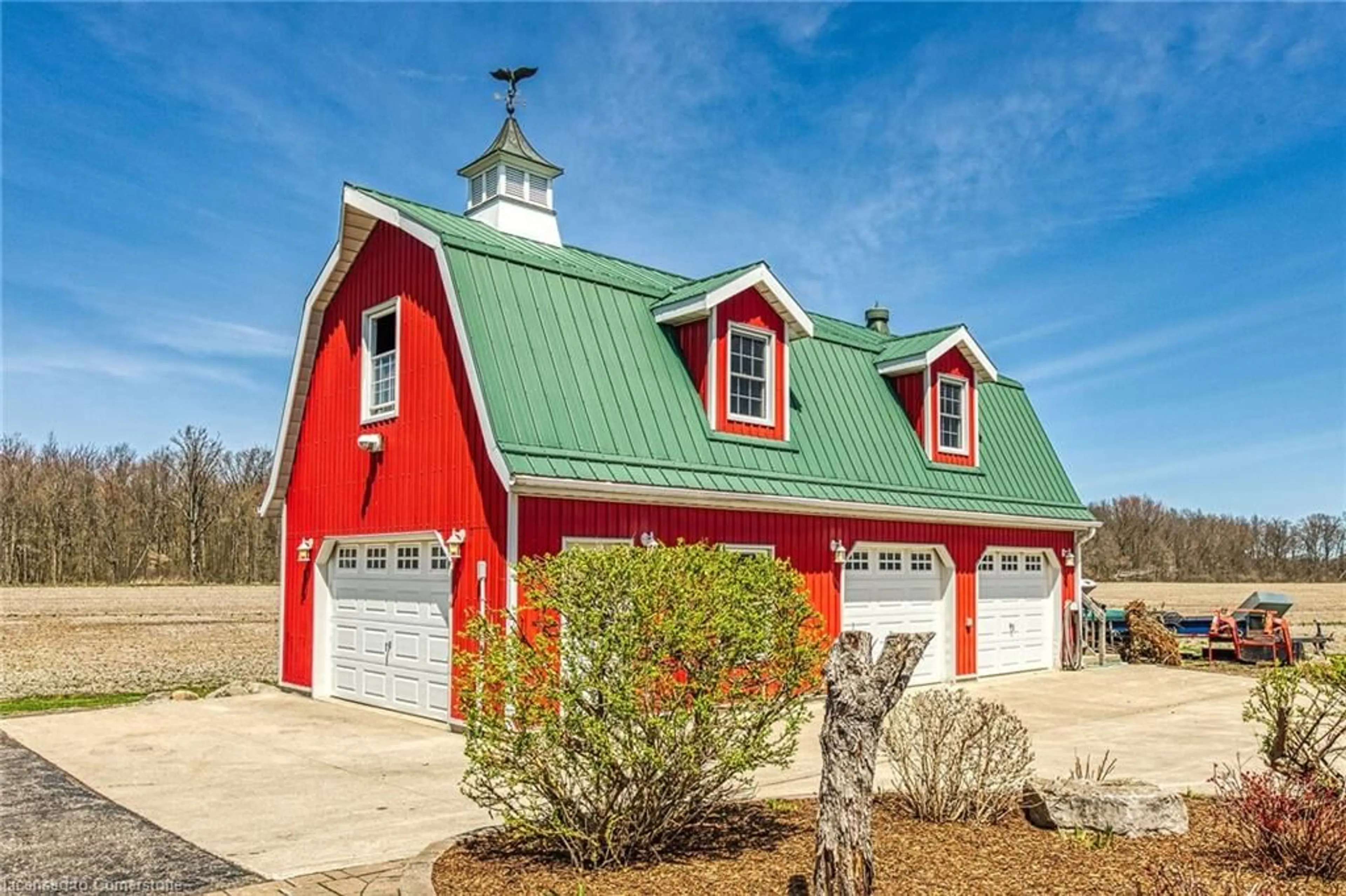 Indoor garage for 540 Sutor Rd, Cayuga Ontario N0A 1E0