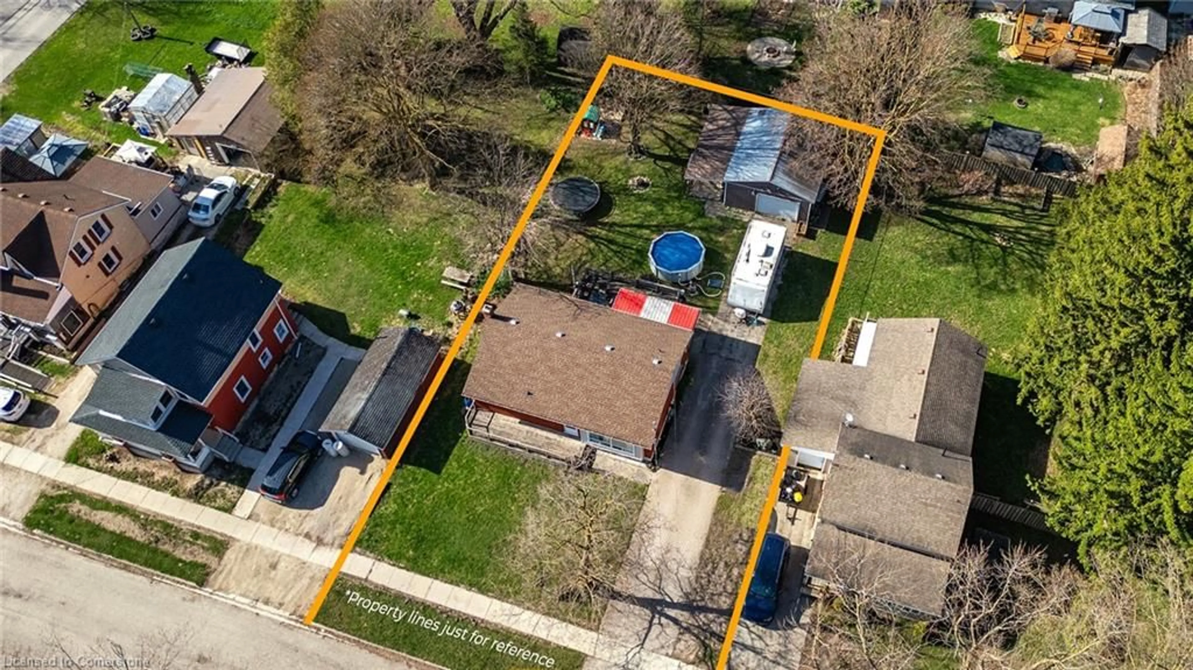 A pic from outside/outdoor area/front of a property/back of a property/a pic from drone, street for 325 Boulton St, Palmerston Ontario N0G 2P0