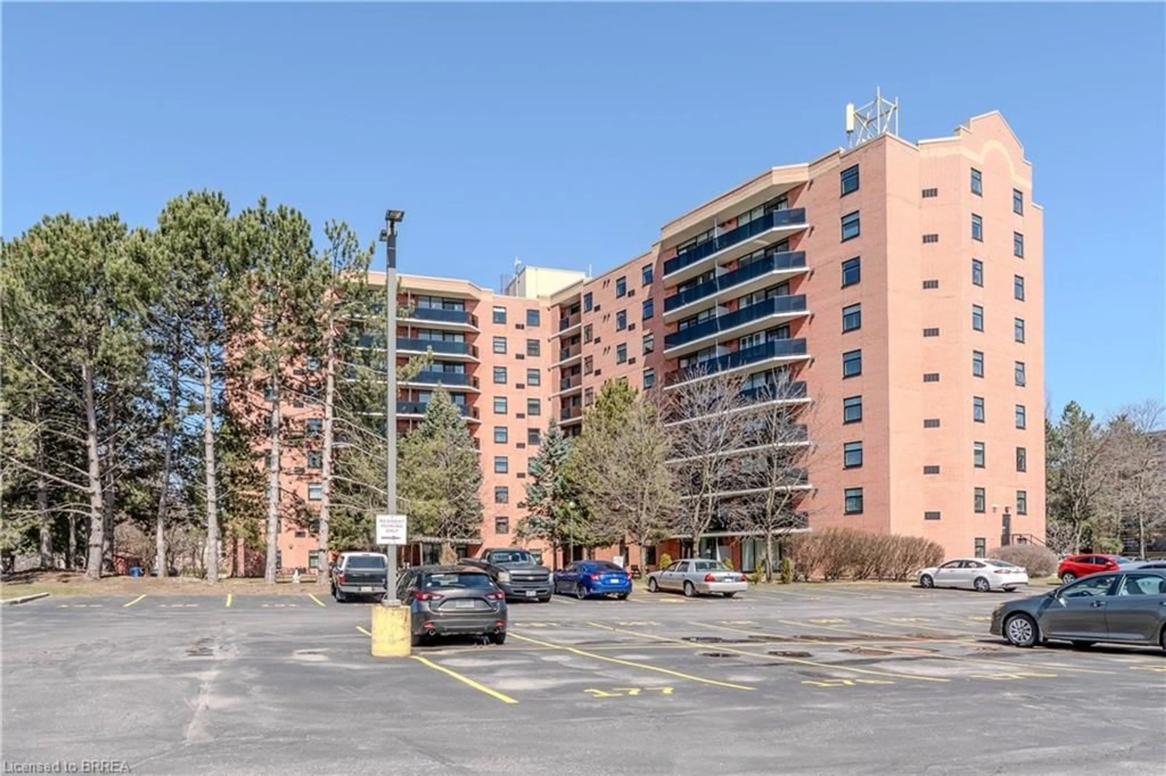 Unknown for 9 Bonheur Crt #108, Brantford Ontario N3P 1Z5