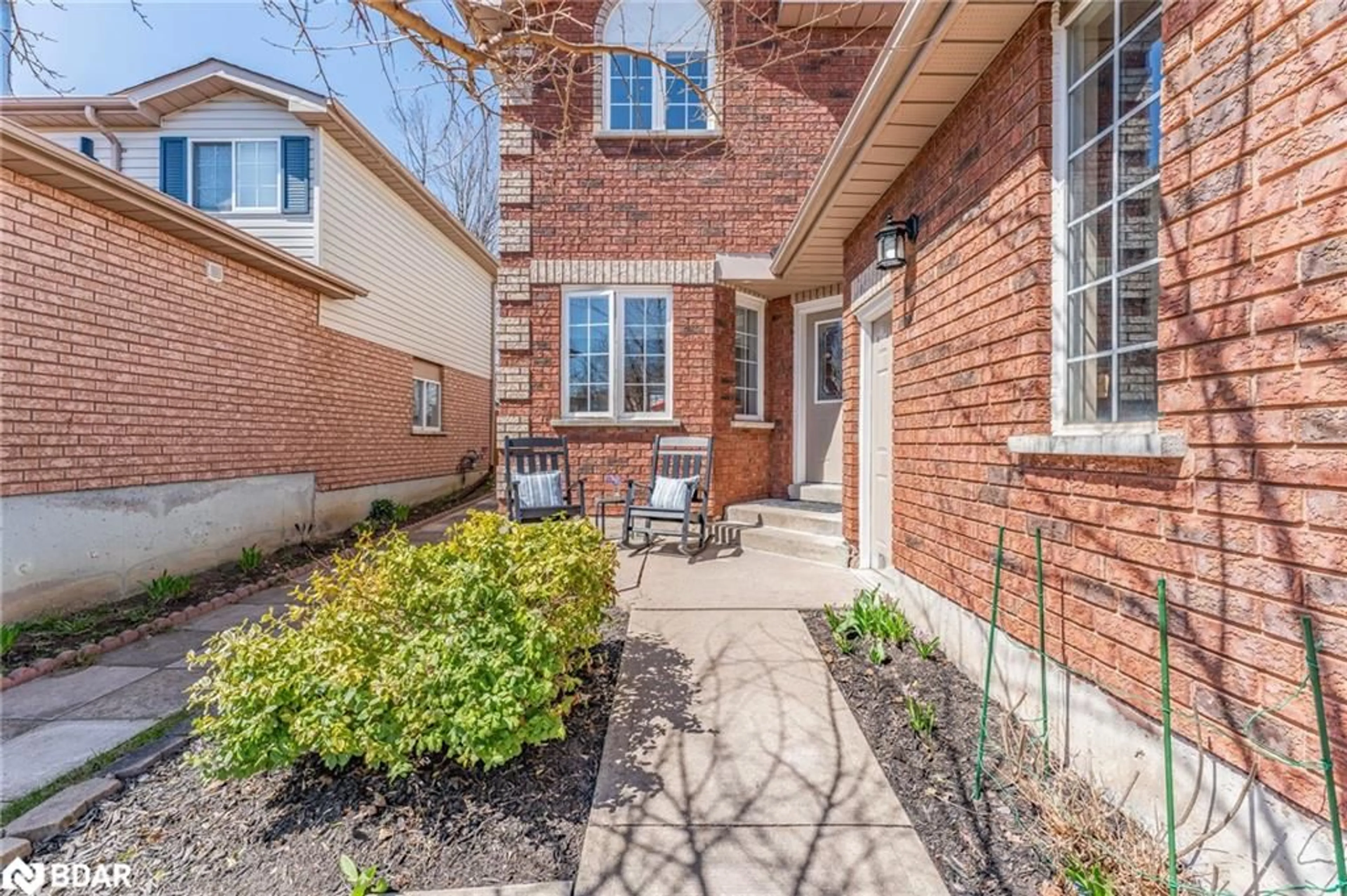 Patio, street for 96 Churchland Dr, Barrie Ontario L4N 8P1