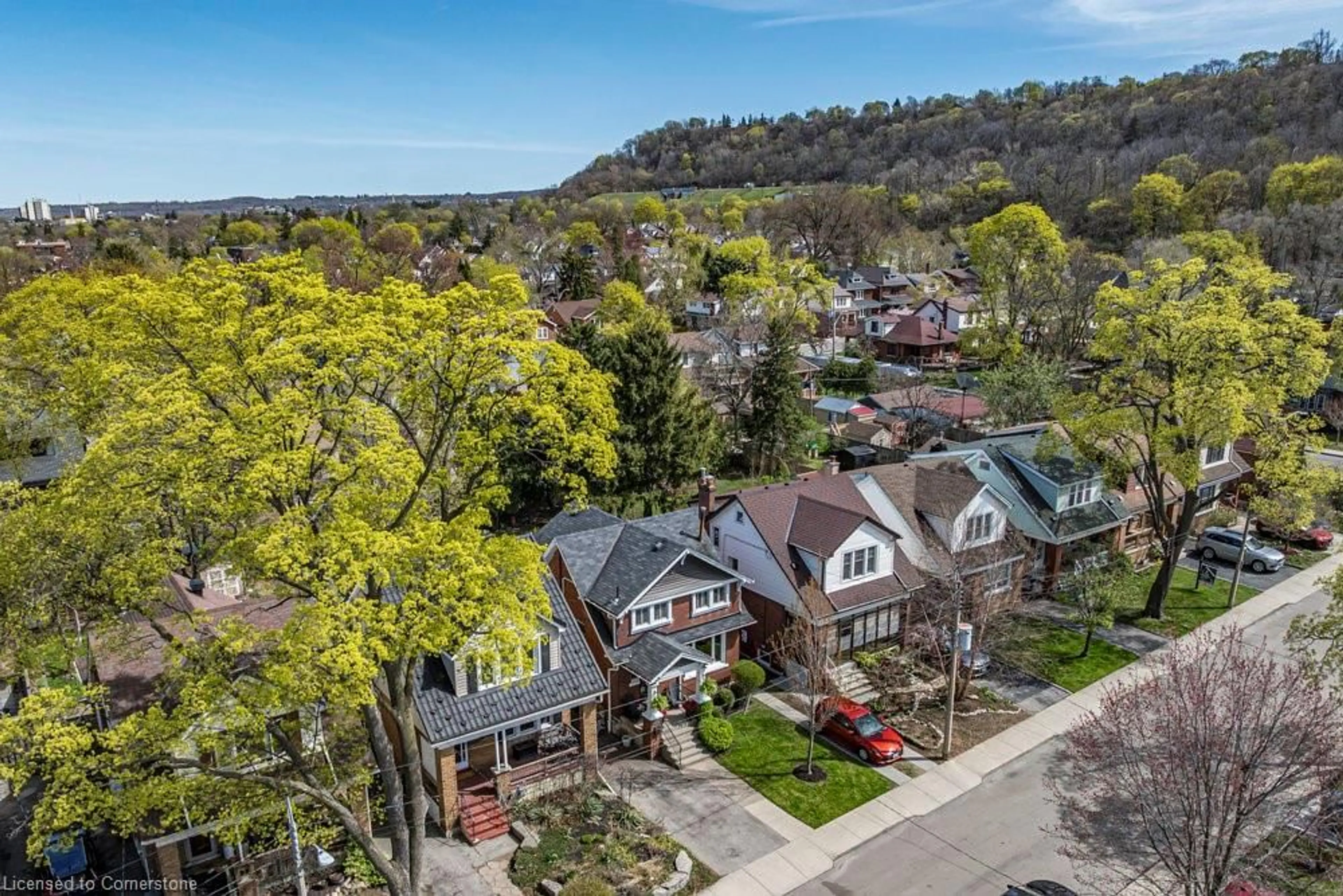 A pic from outside/outdoor area/front of a property/back of a property/a pic from drone, street for 197 Balmoral Ave, Hamilton Ontario L8M 3K5