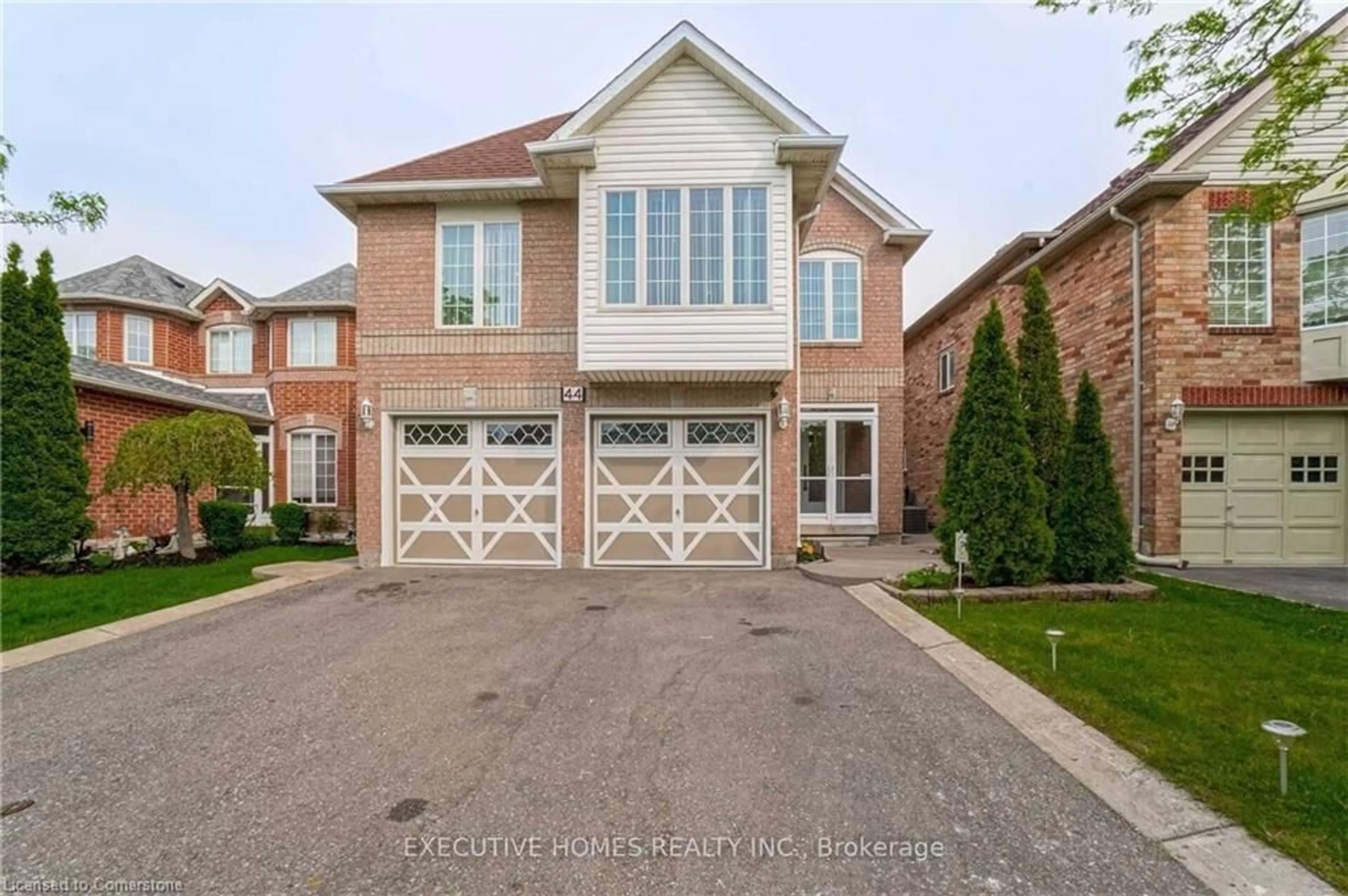 Home with brick exterior material, street for 44 Pebblestone Cir, Brampton Ontario L6X 4N2