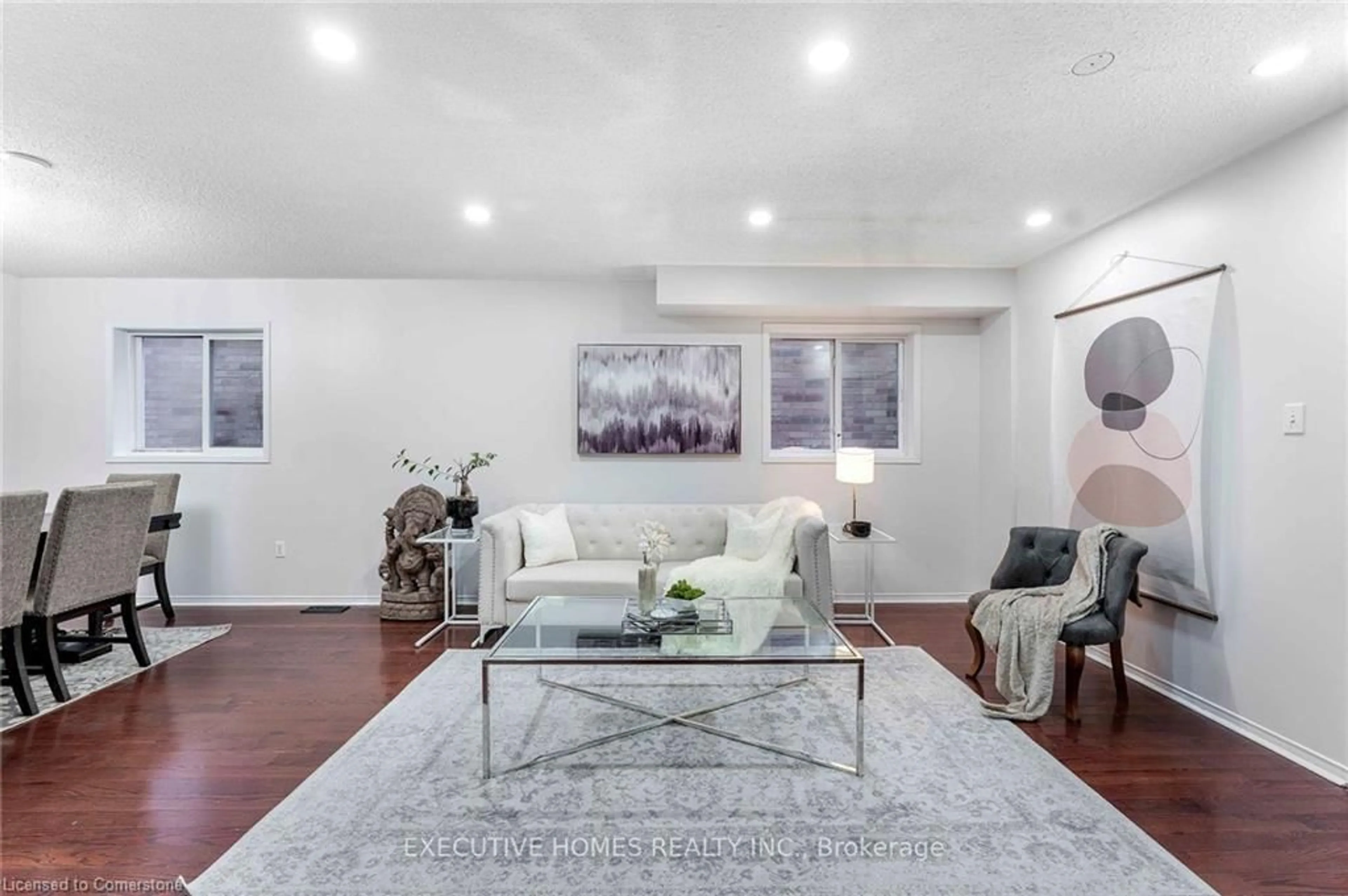 Living room with furniture, unknown for 44 Pebblestone Cir, Brampton Ontario L6X 4N2