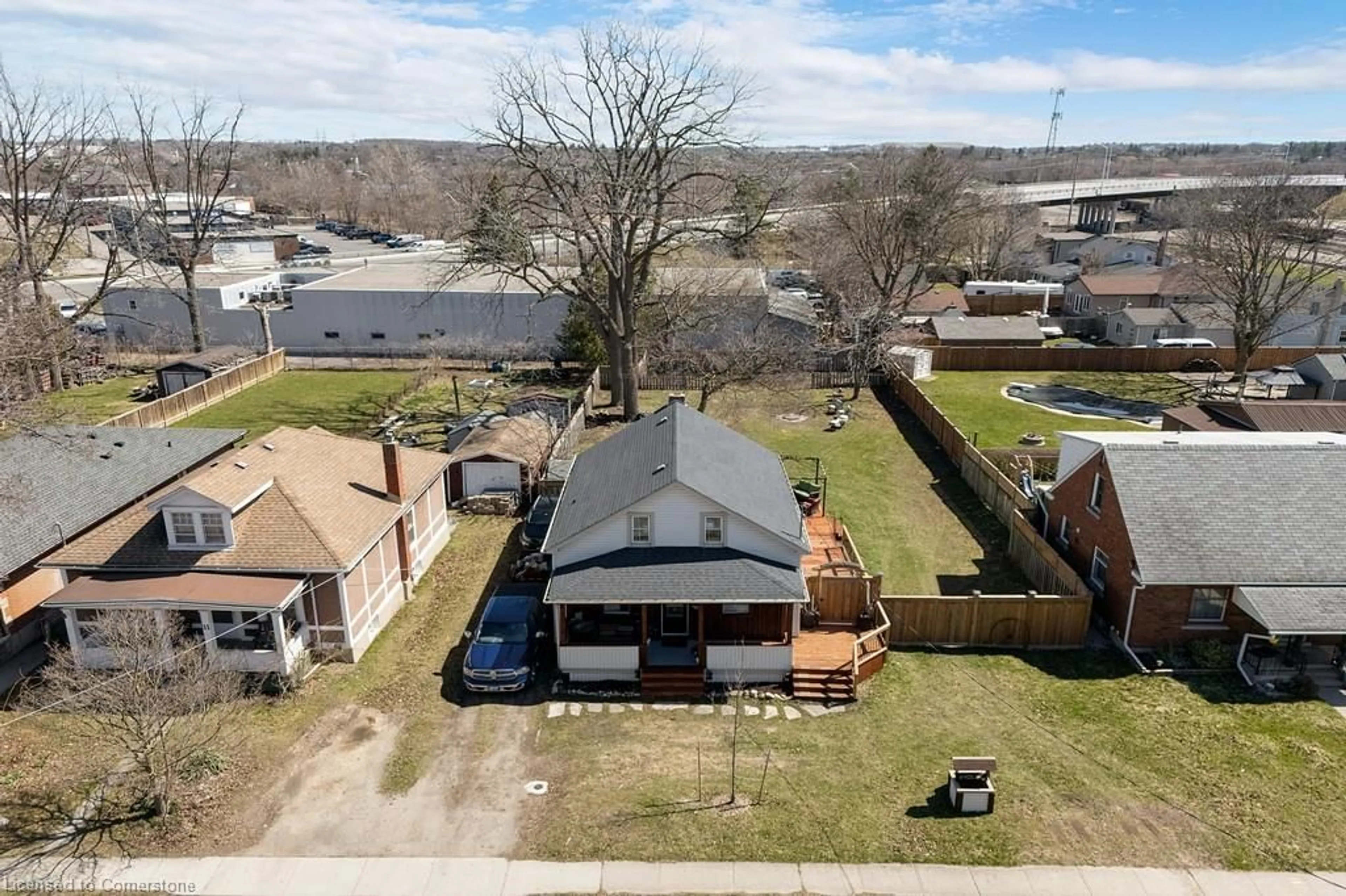 A pic from outside/outdoor area/front of a property/back of a property/a pic from drone, street for 9 Hopeton St, Cambridge Ontario N1R 3T4