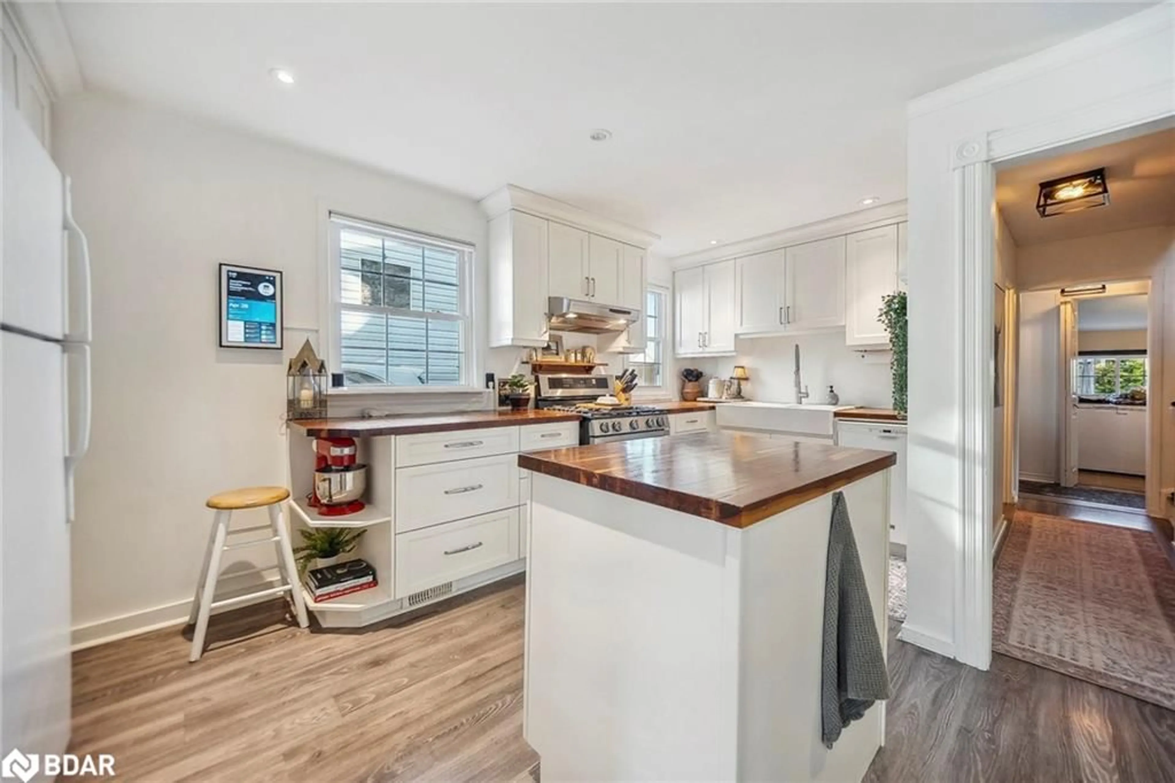 Open concept kitchen, unknown for 6 Beverly Street St, St. Catharines Ontario L2P 2K1