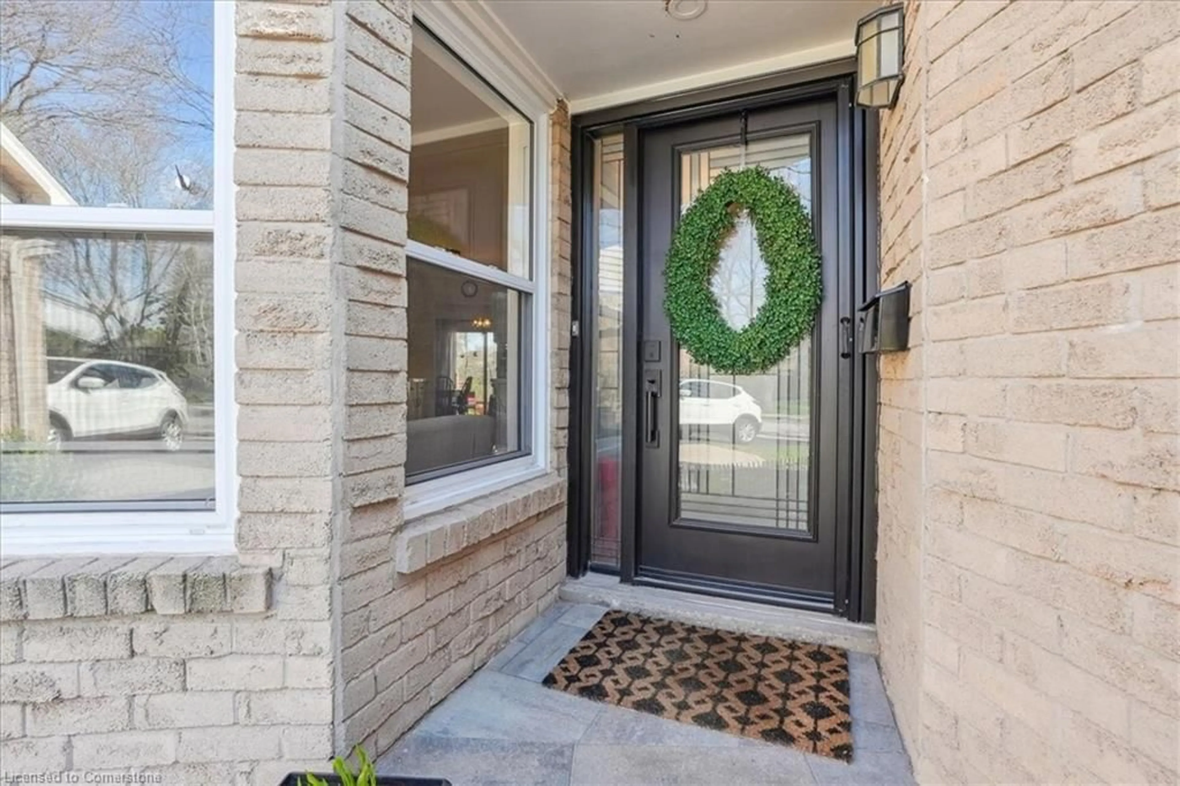 Indoor entryway for 1044 Runnymead Cres, Oakville Ontario L6M 1C4
