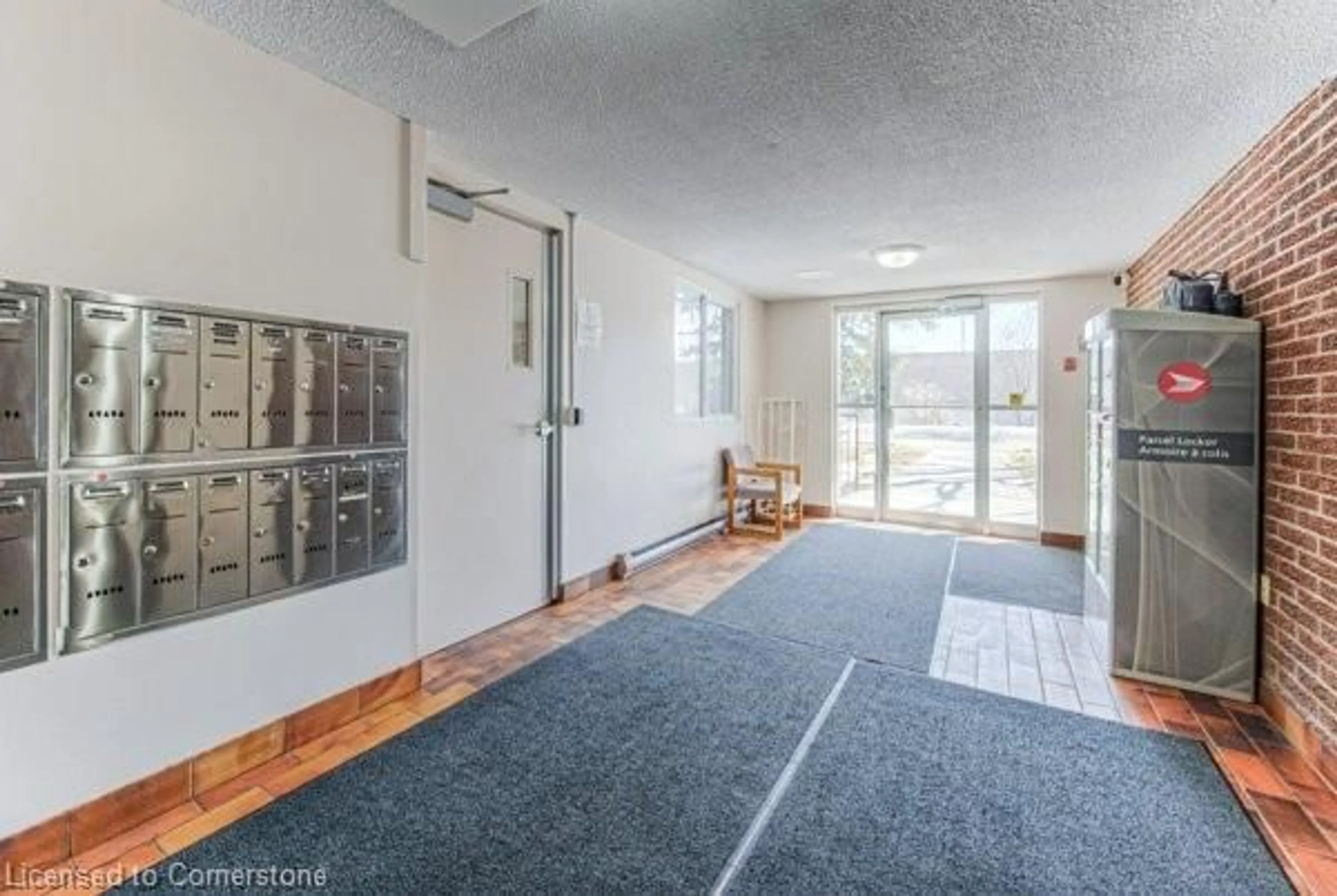 Indoor foyer for 30 Avalon Pl #202, Kitchener Ontario N2M 4N6