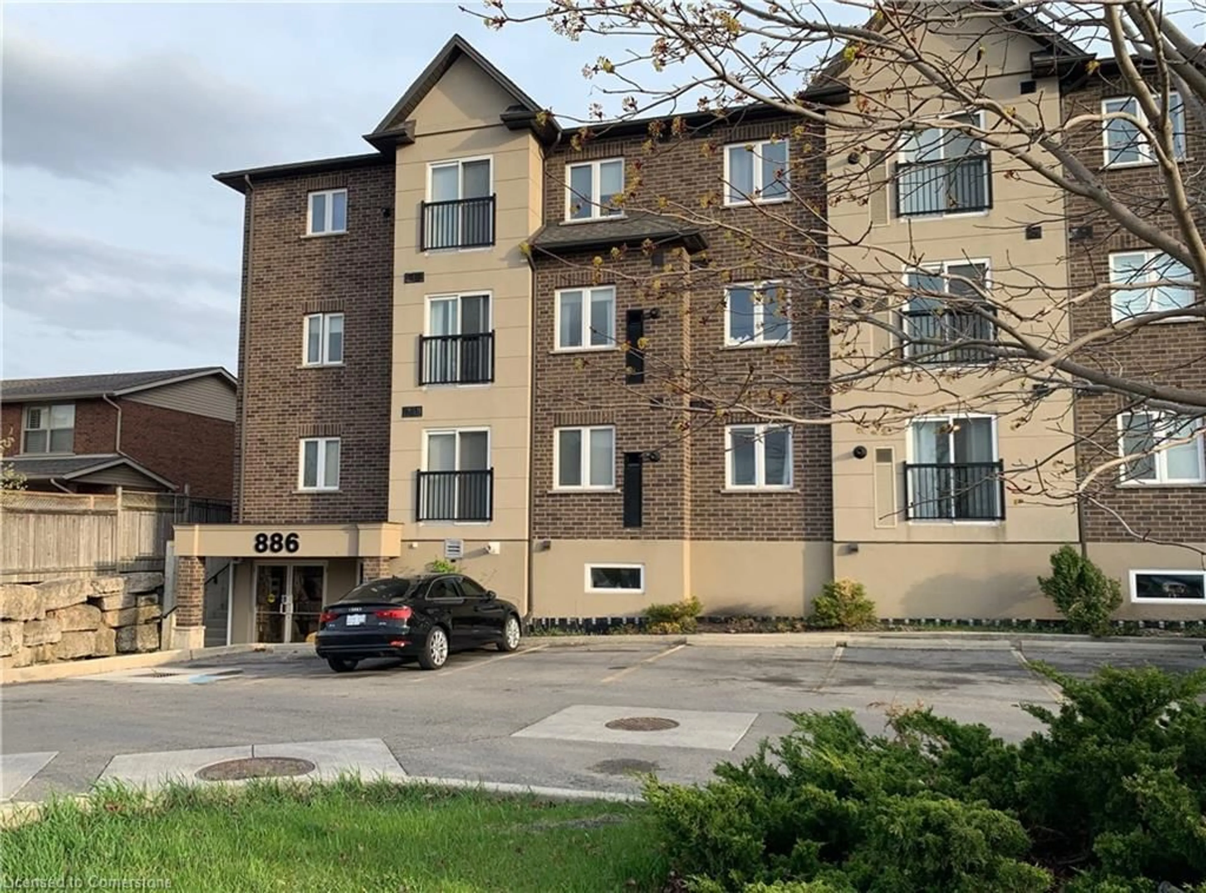 A pic from outside/outdoor area/front of a property/back of a property/a pic from drone, building for 886 Golf Links Rd #104, Ancaster Ontario L9K 1J8