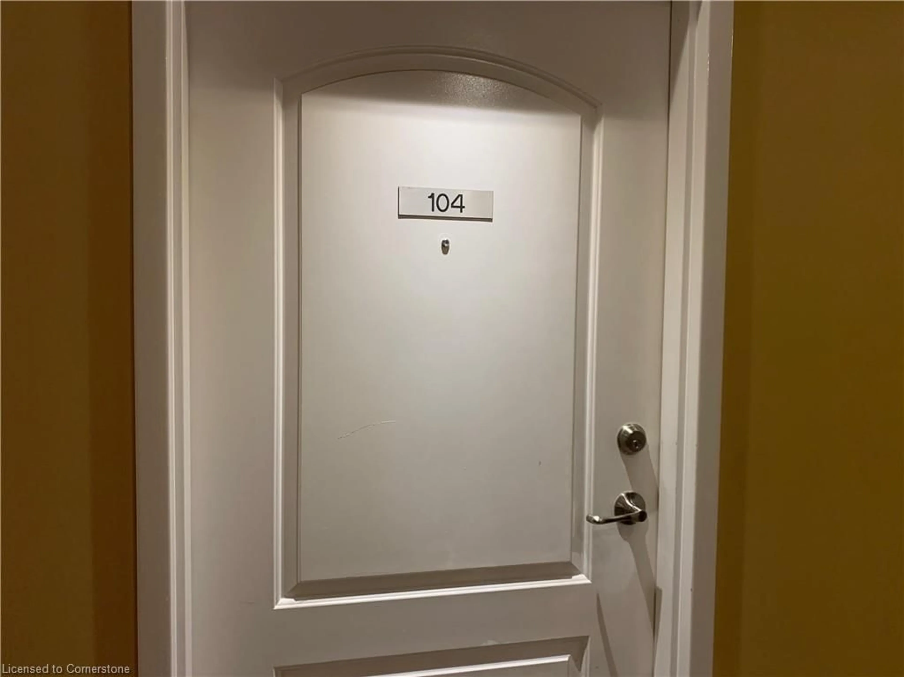Indoor entryway for 886 Golf Links Rd #104, Ancaster Ontario L9K 1J8
