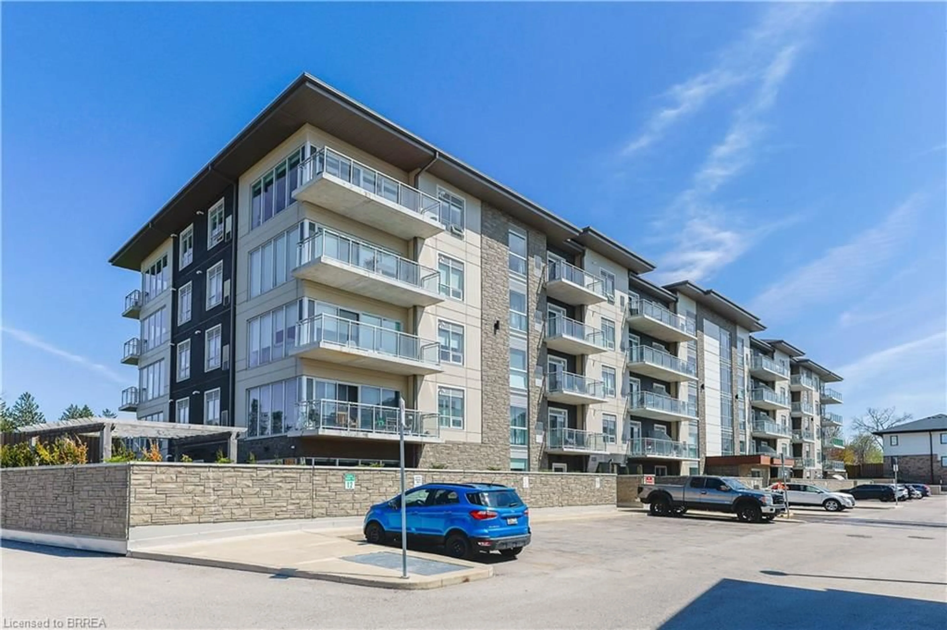 A pic from outside/outdoor area/front of a property/back of a property/a pic from drone, building for 16 Markle Cres #517, Ancaster Ontario L9G 0H4