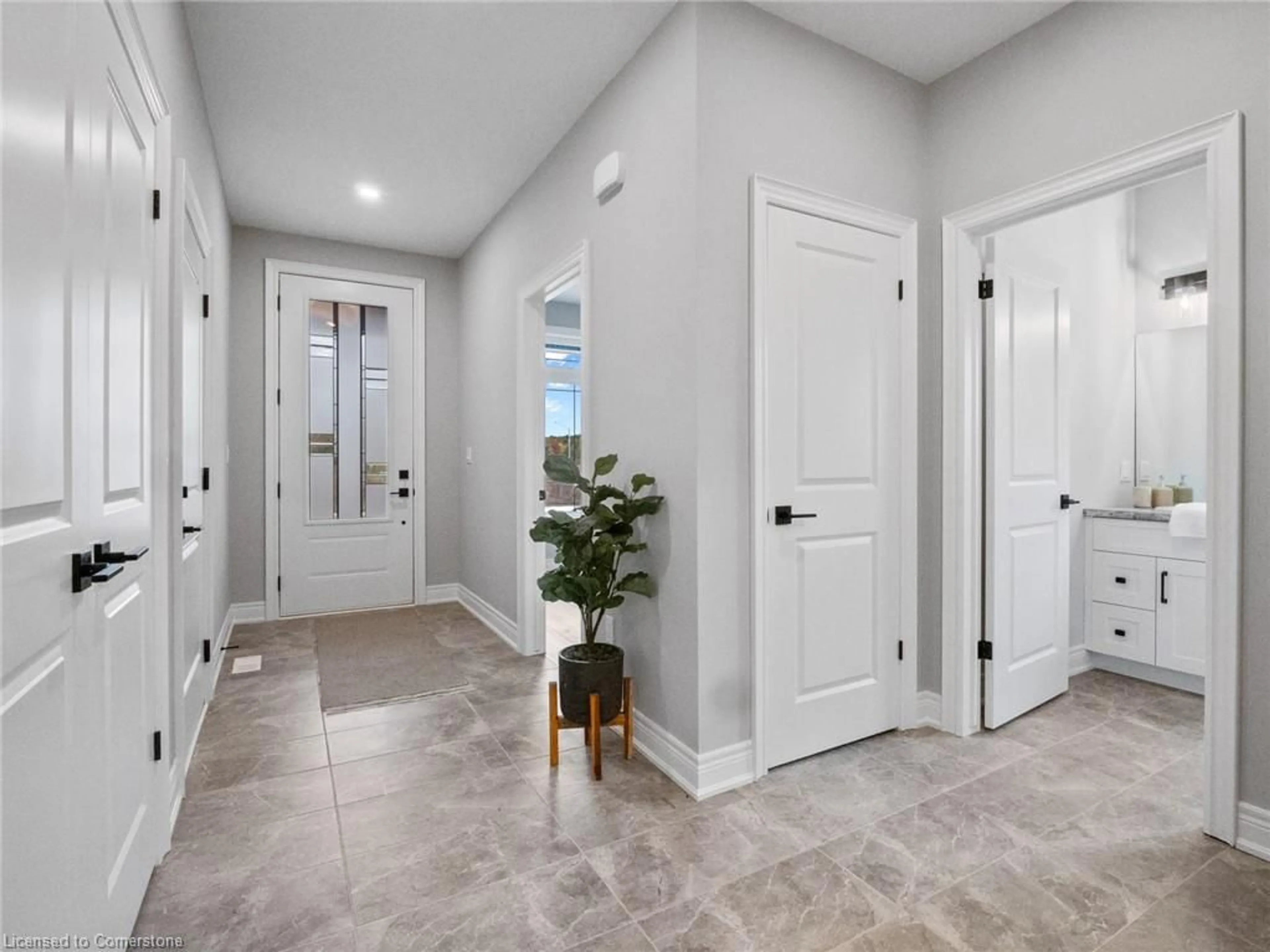 Indoor entryway for 211 Sycamore St, Welland Ontario L3C 0J8