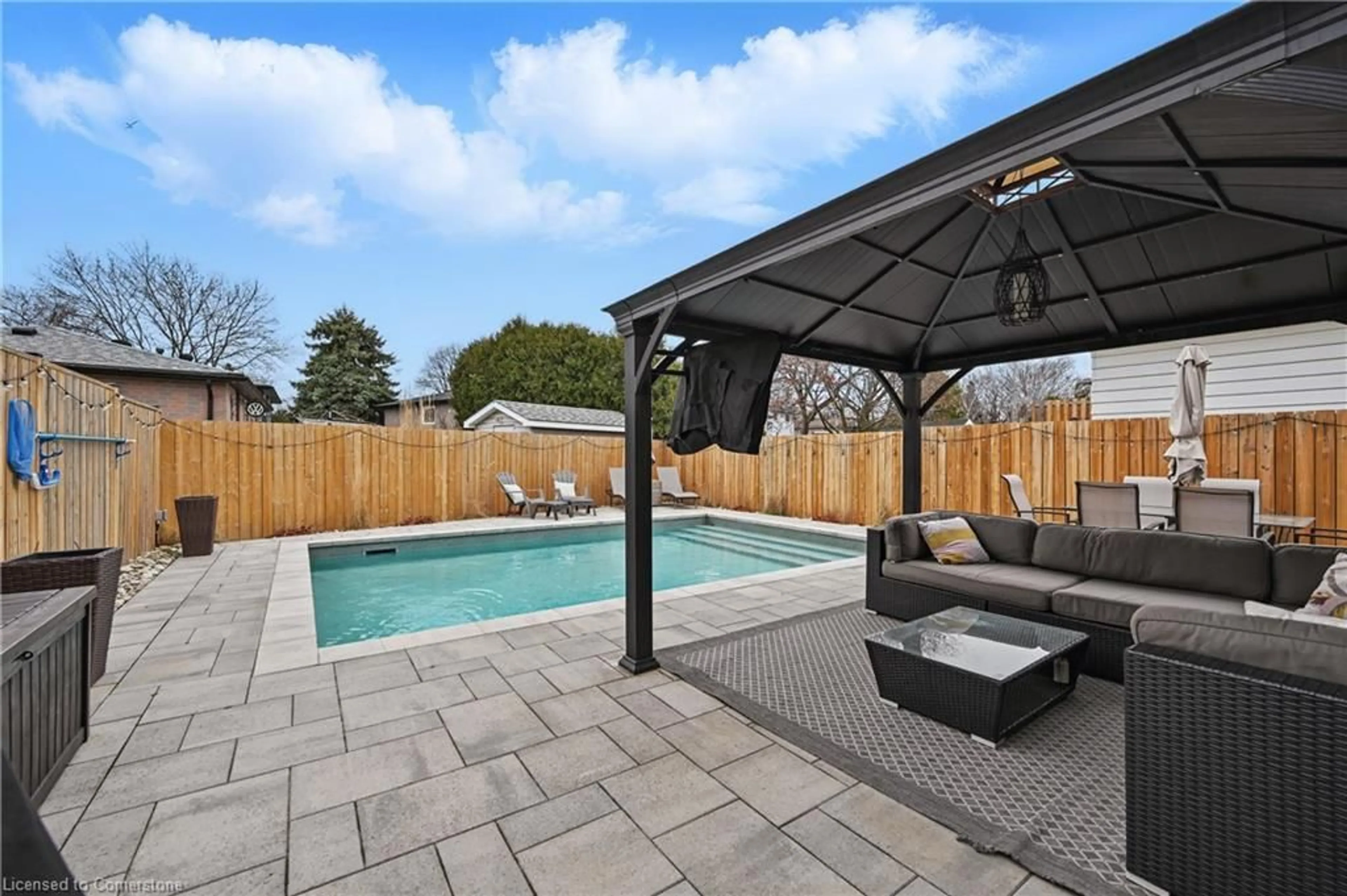 Patio, street for 1478 Epping Crt, Burlington Ontario L7M 1P6