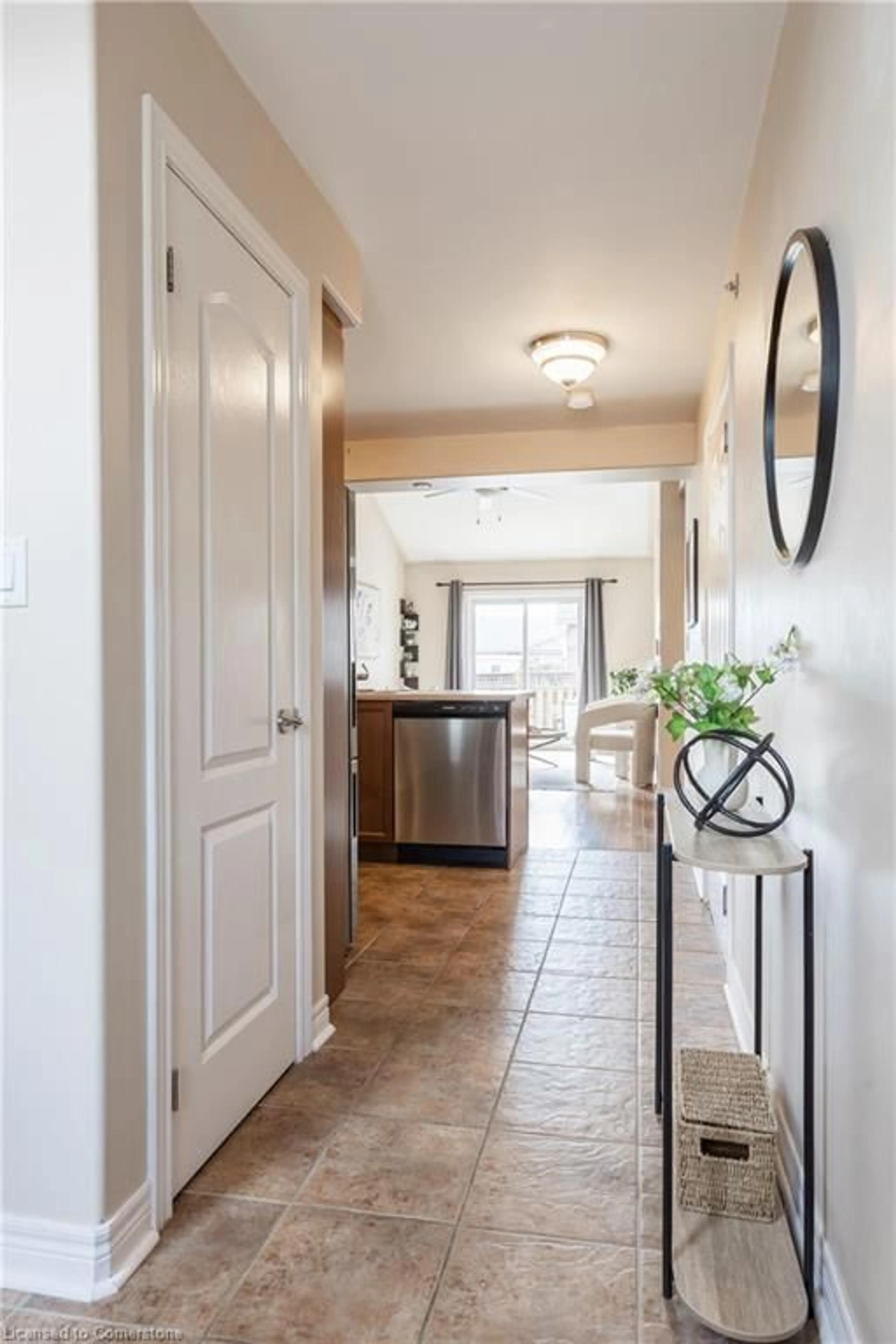 Indoor entryway for 14 Marshall Lane, St. Catharines Ontario L2P 2G4
