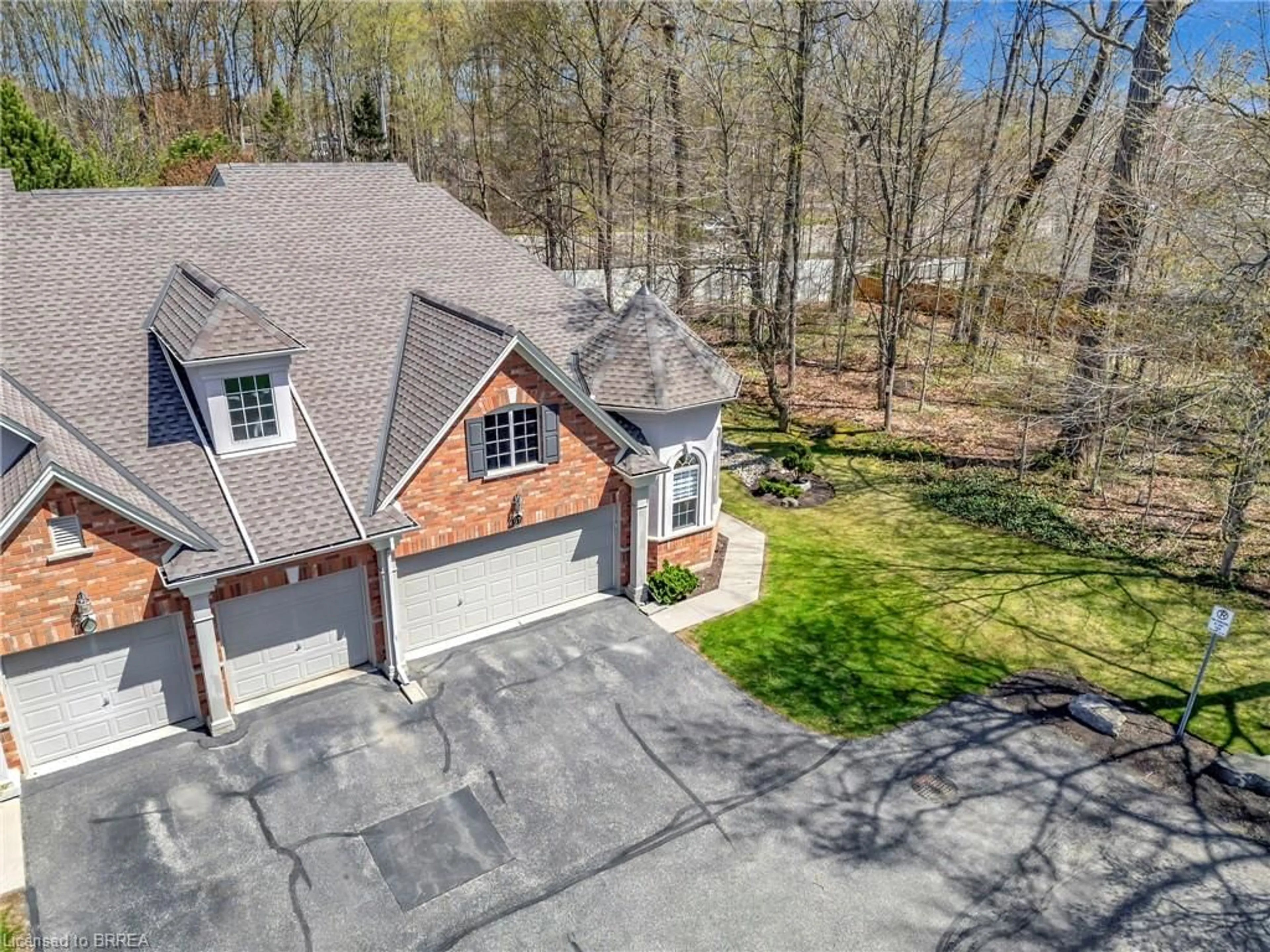 A pic from outside/outdoor area/front of a property/back of a property/a pic from drone, unknown for 655 Park Rd #17, Brantford Ontario N3R 0A2