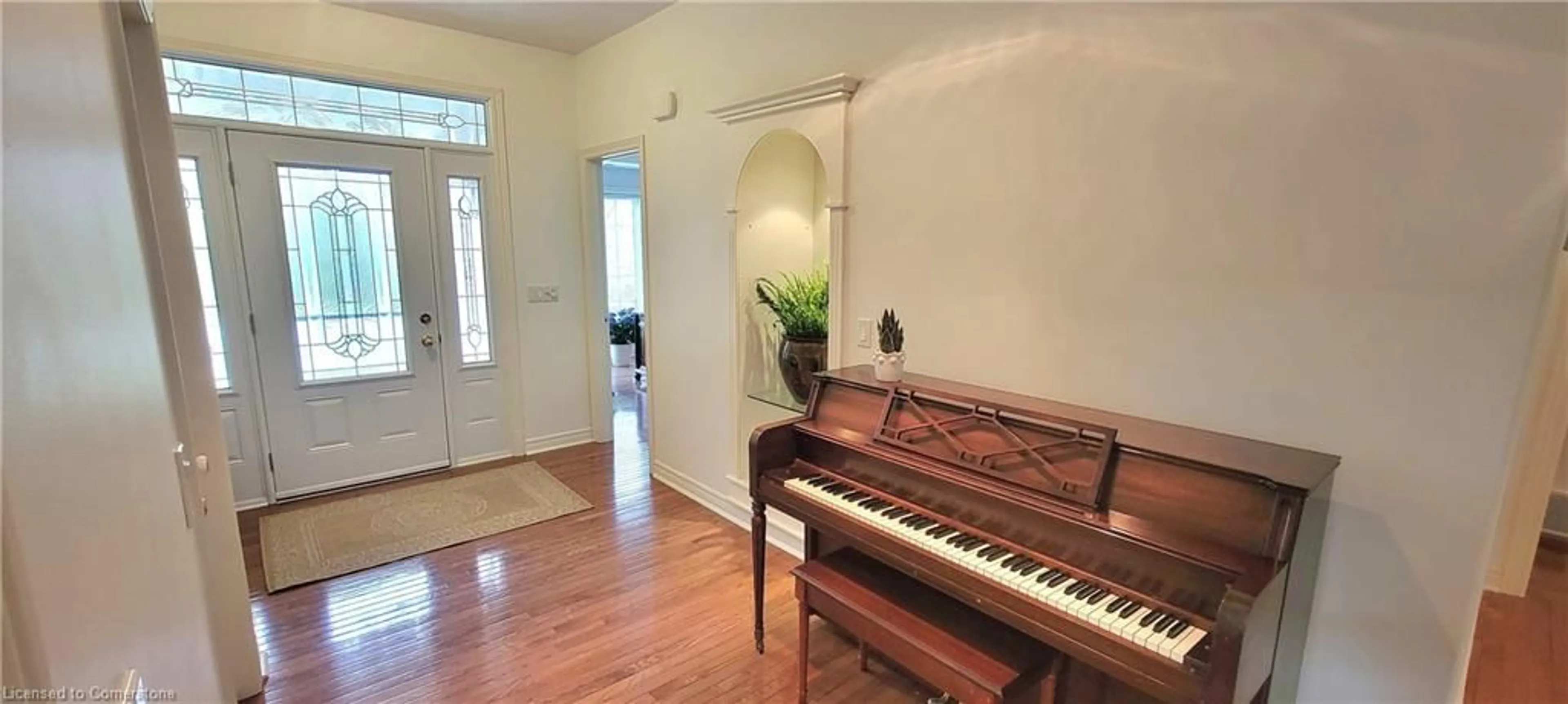 Indoor foyer for 218 Old Chicopee Dr, Kitchener Ontario N2A 4G6
