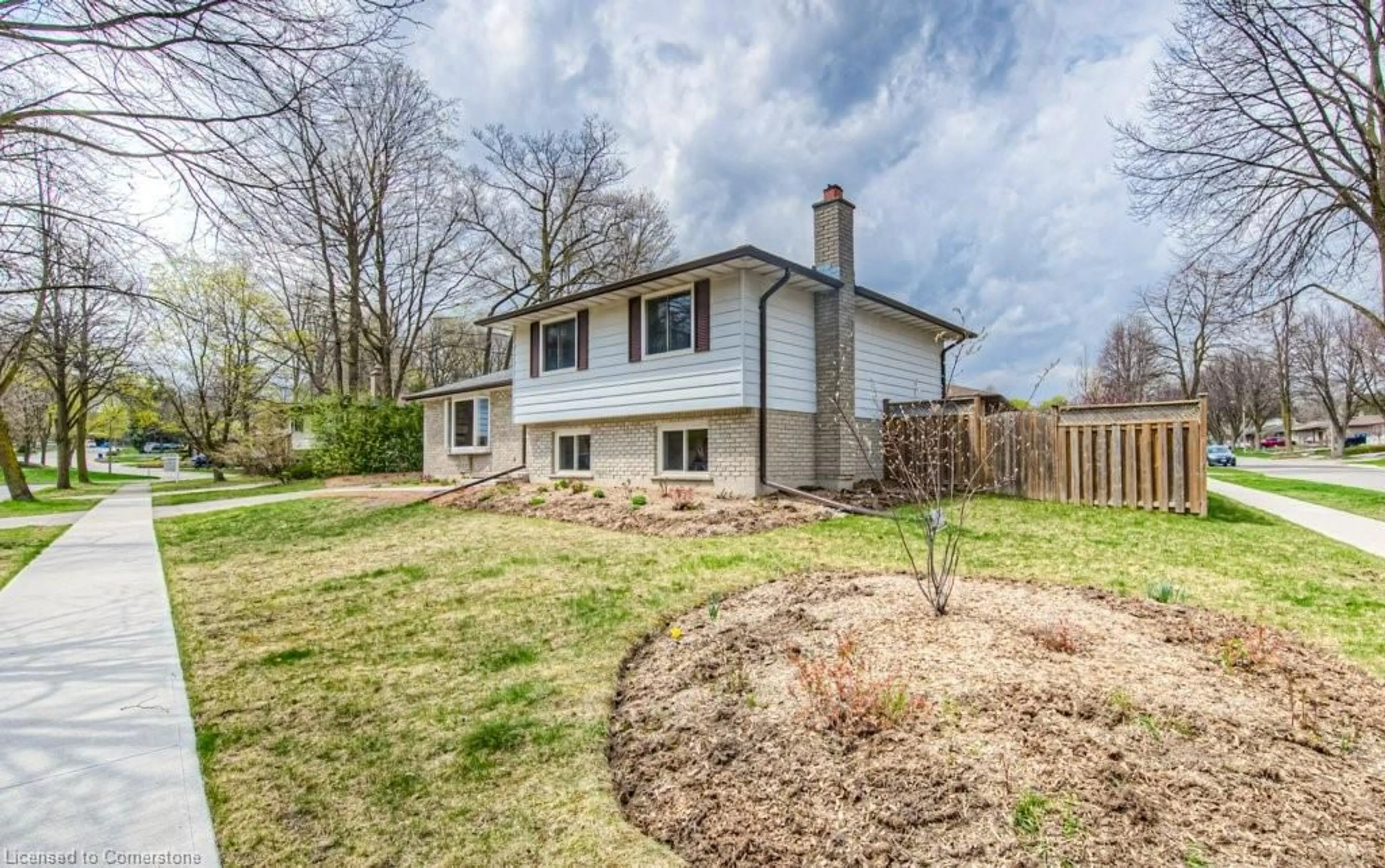 Unknown for 111 Martinglen Cres, Kitchener Ontario N2E 2A3