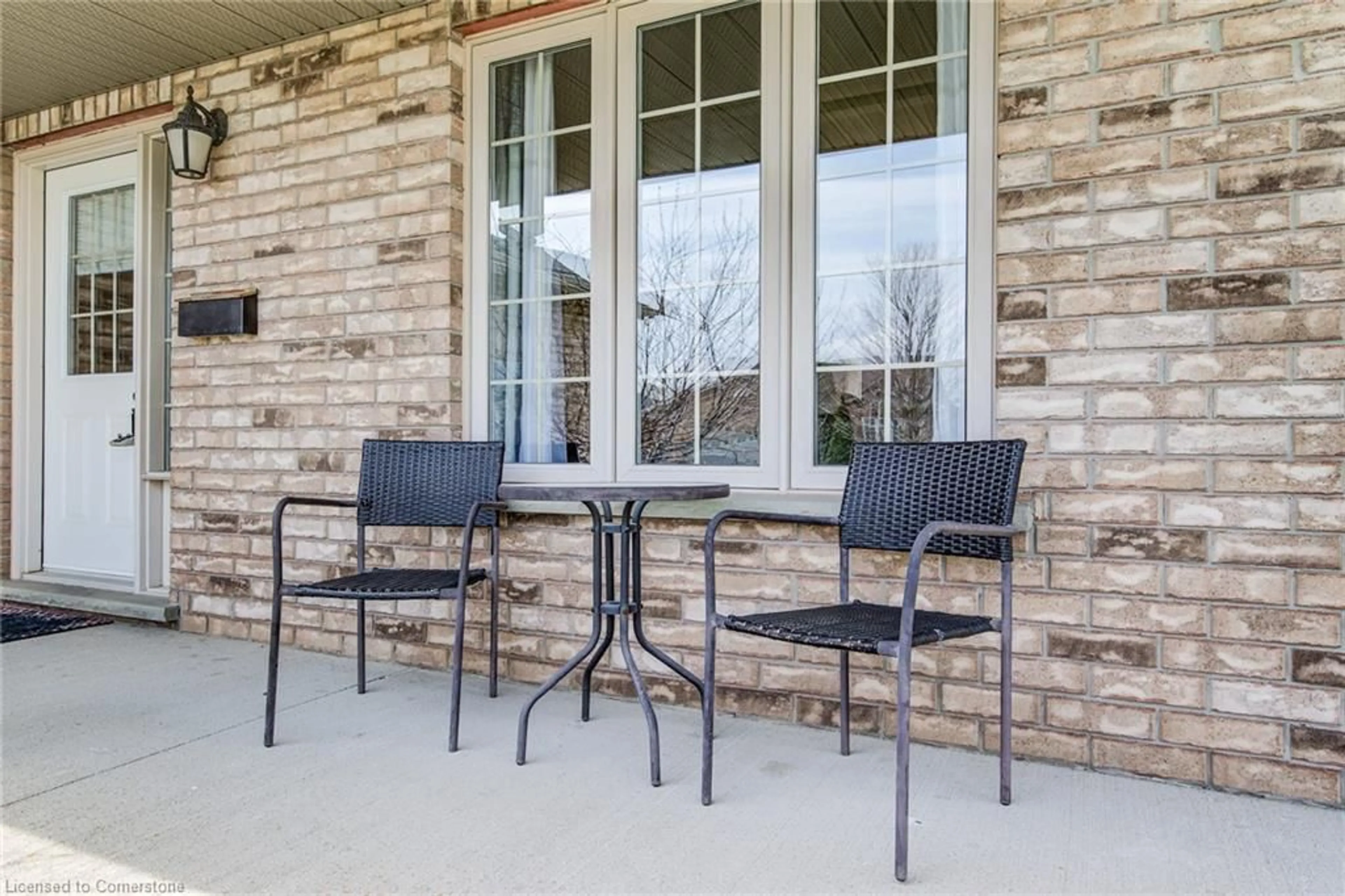 Patio, street for 935 Baker Ave, Listowel Ontario N4W 3V7