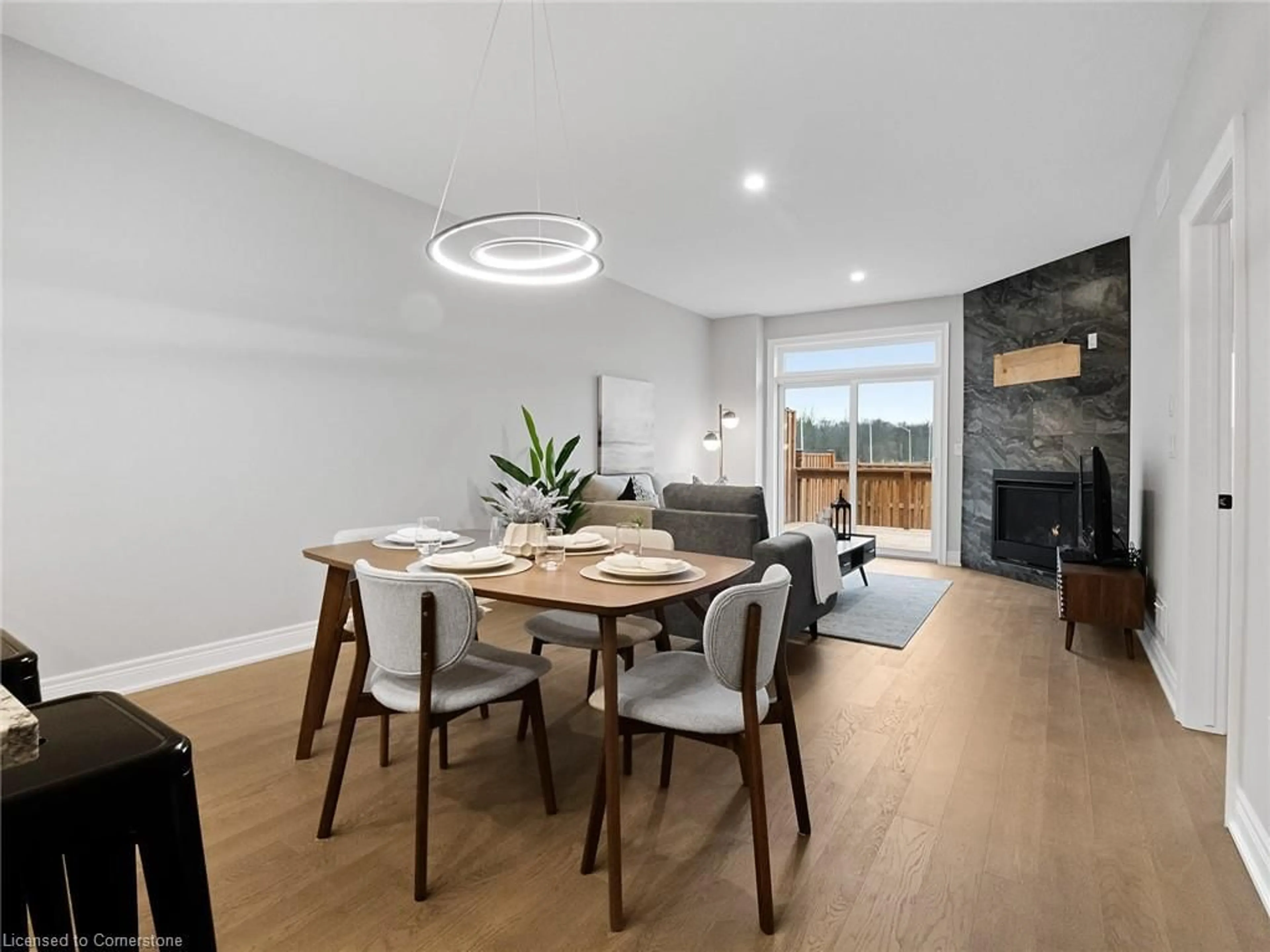 Dining room, wood/laminate floor for 15 Austin Dr, Welland Ontario L3B 5N8