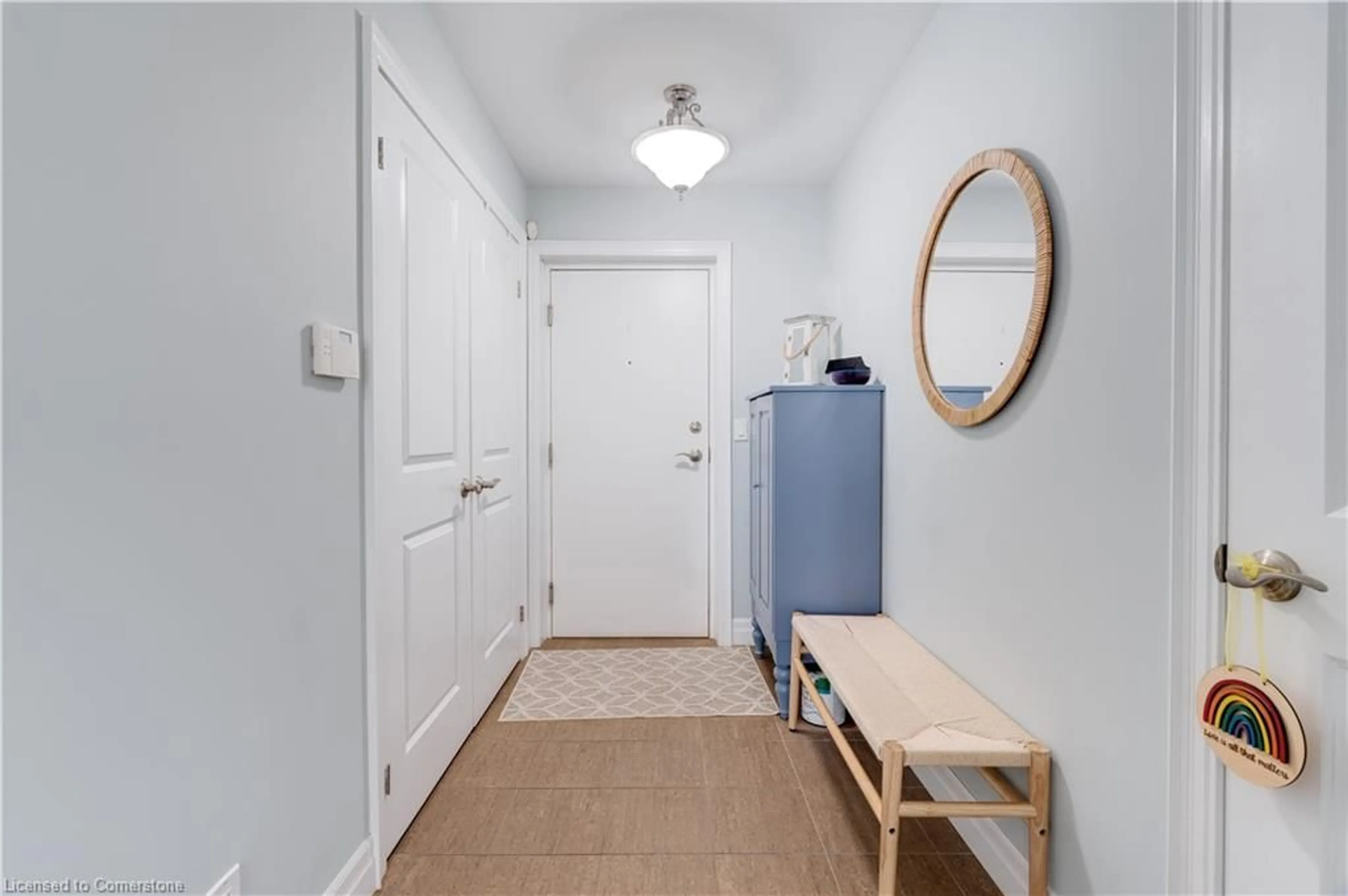 Indoor entryway for 360 Pearl St #1204, Burlington Ontario L7R 1E1