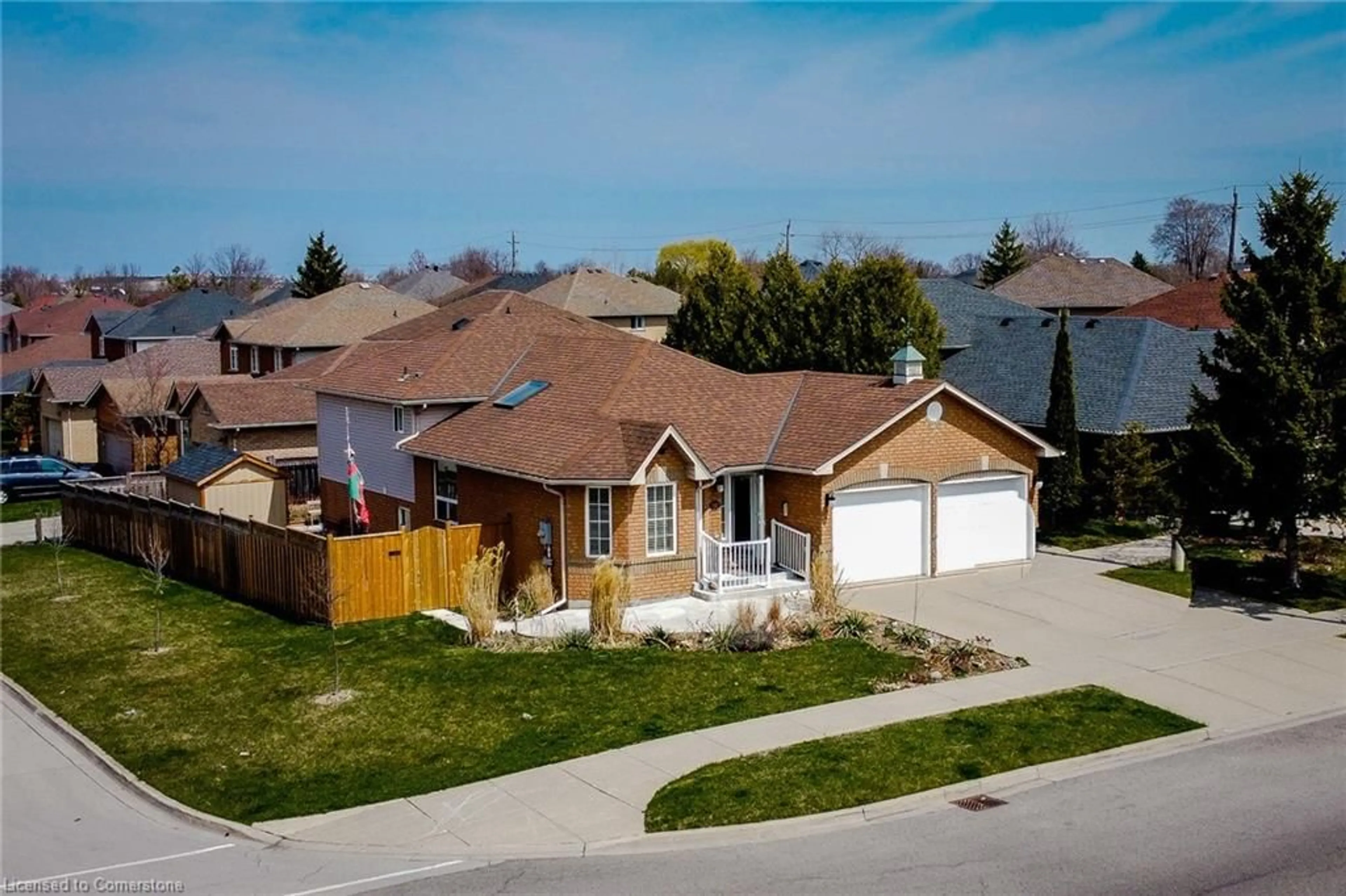 A pic from outside/outdoor area/front of a property/back of a property/a pic from drone, street for 146 Highbury Dr, Hamilton Ontario L9J 3T1
