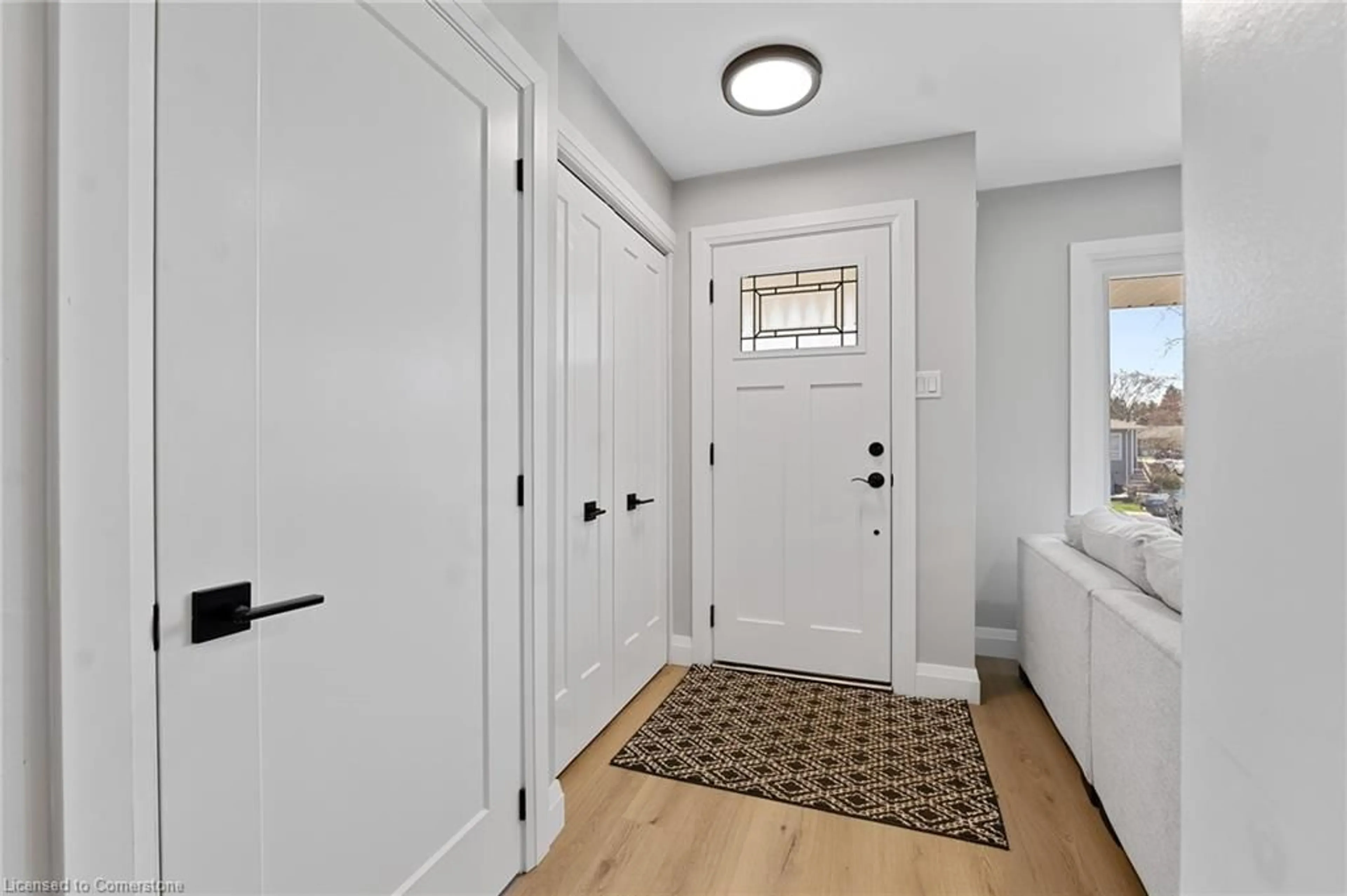 Indoor entryway for 70 South Cres, Port Colborne Ontario L3K 2X9