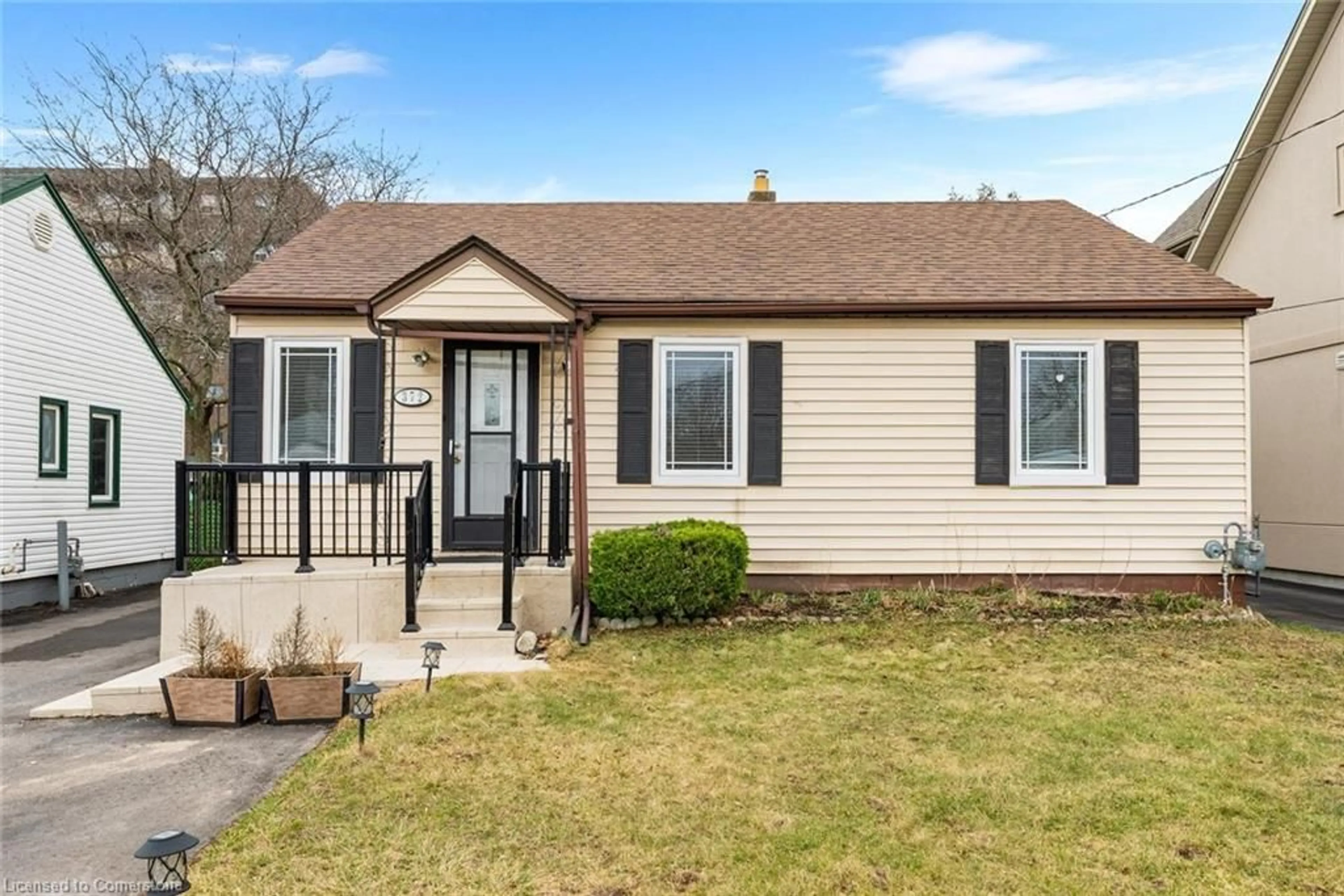 Home with vinyl exterior material, street for 372 Bartos Dr, Oakville Ontario L6K 3E6