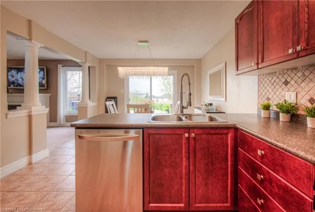 Additional property image - 957 Banffshire Crt