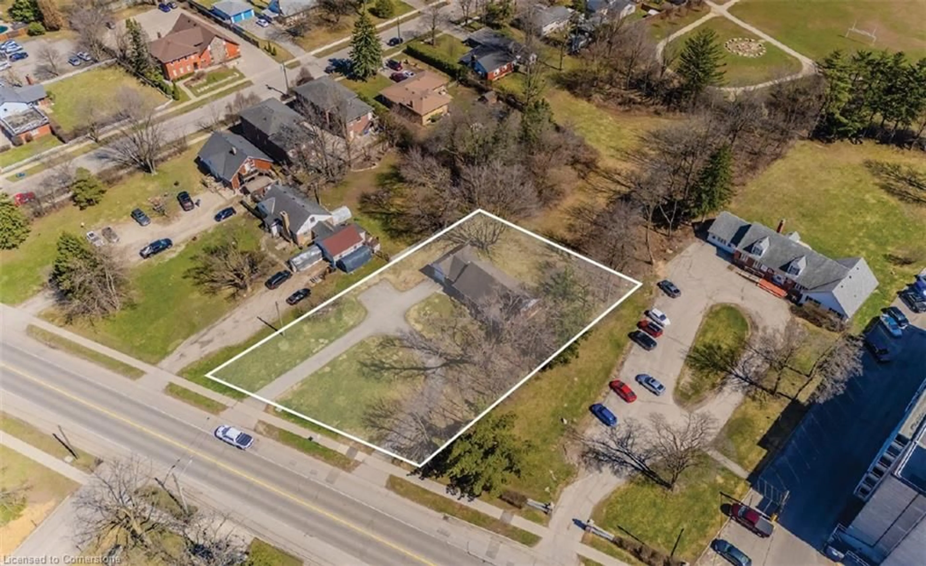 A pic from outside/outdoor area/front of a property/back of a property/a pic from drone, street for 843 Frederick St, Kitchener Ontario N2B 2B4