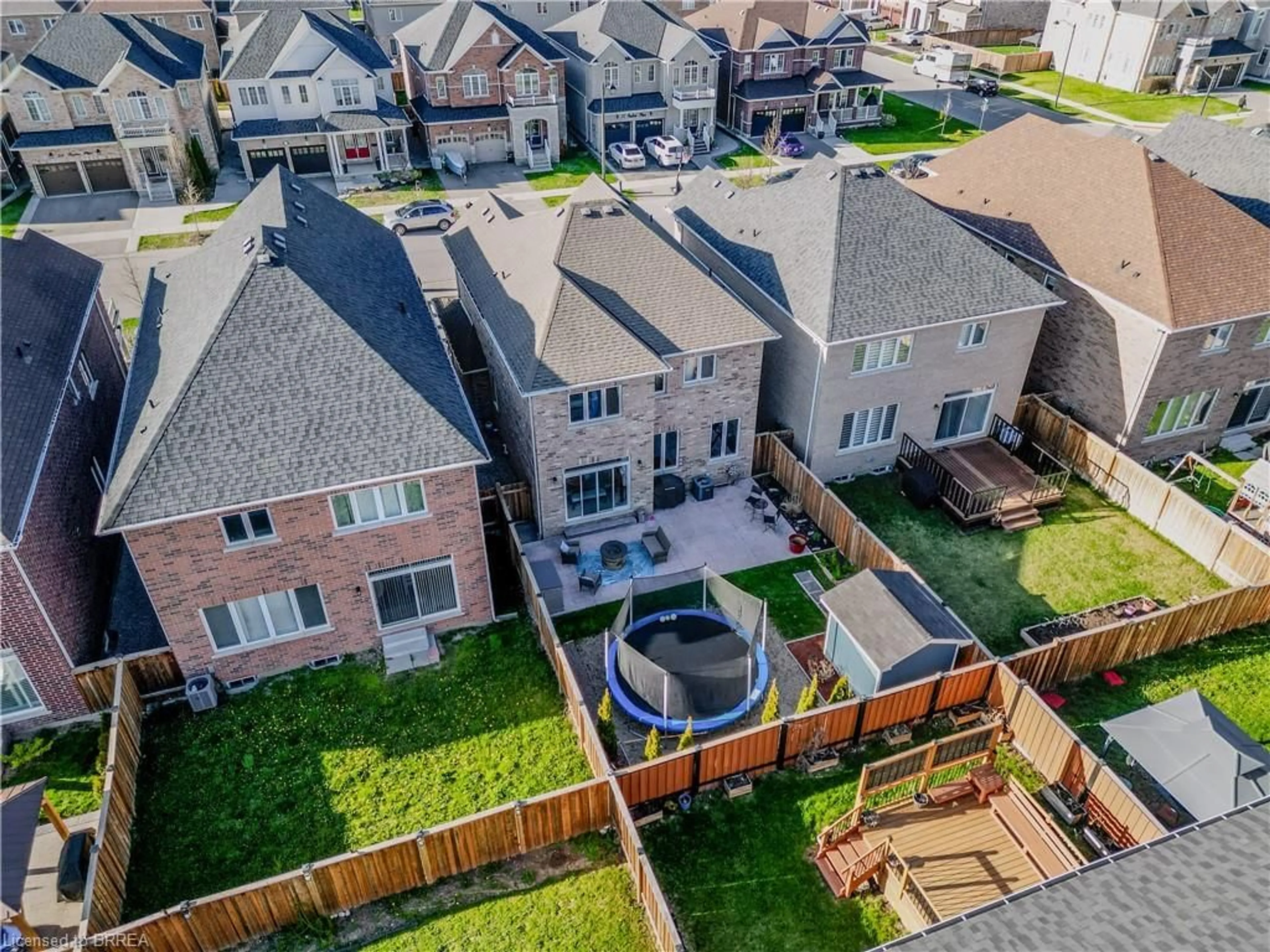 A pic from outside/outdoor area/front of a property/back of a property/a pic from drone, street for 50 Barlow Pl, Paris Ontario N3L 0H1