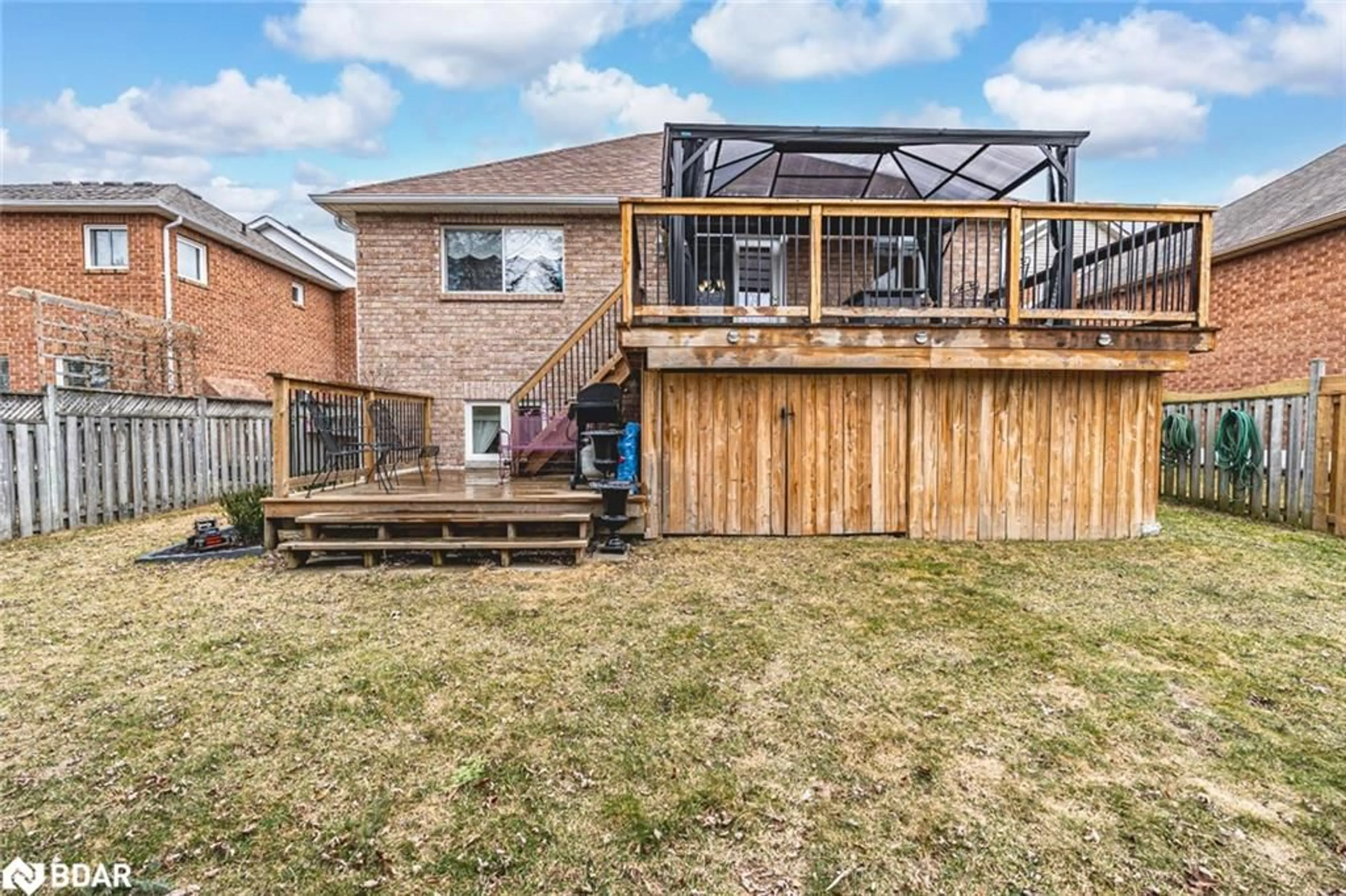 Patio, unknown for 27 Fairwood Dr, Keswick Ontario L4P 3X6