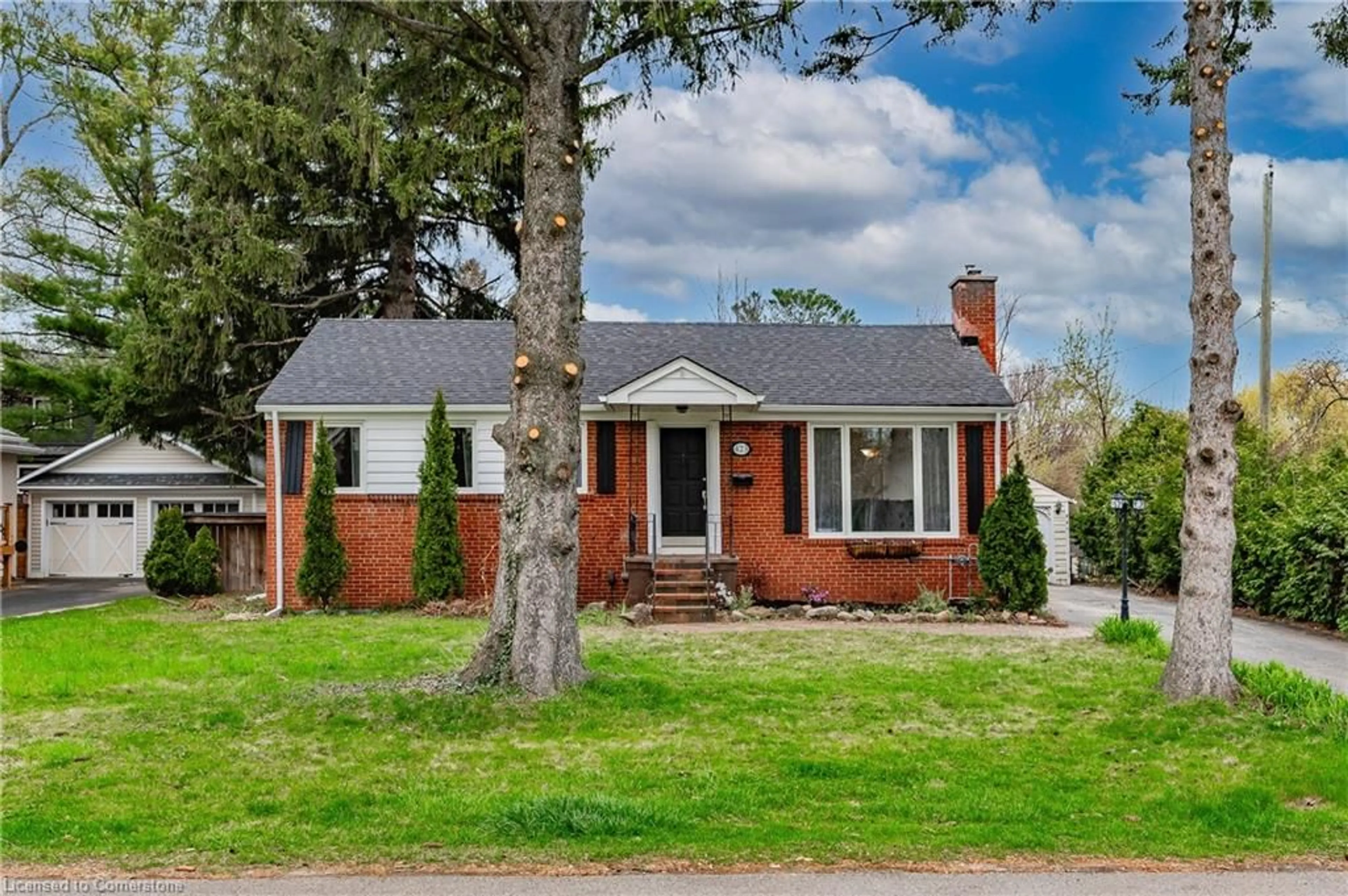 Home with brick exterior material, street for 423 Smith Lane, Oakville Ontario L6L 4X1