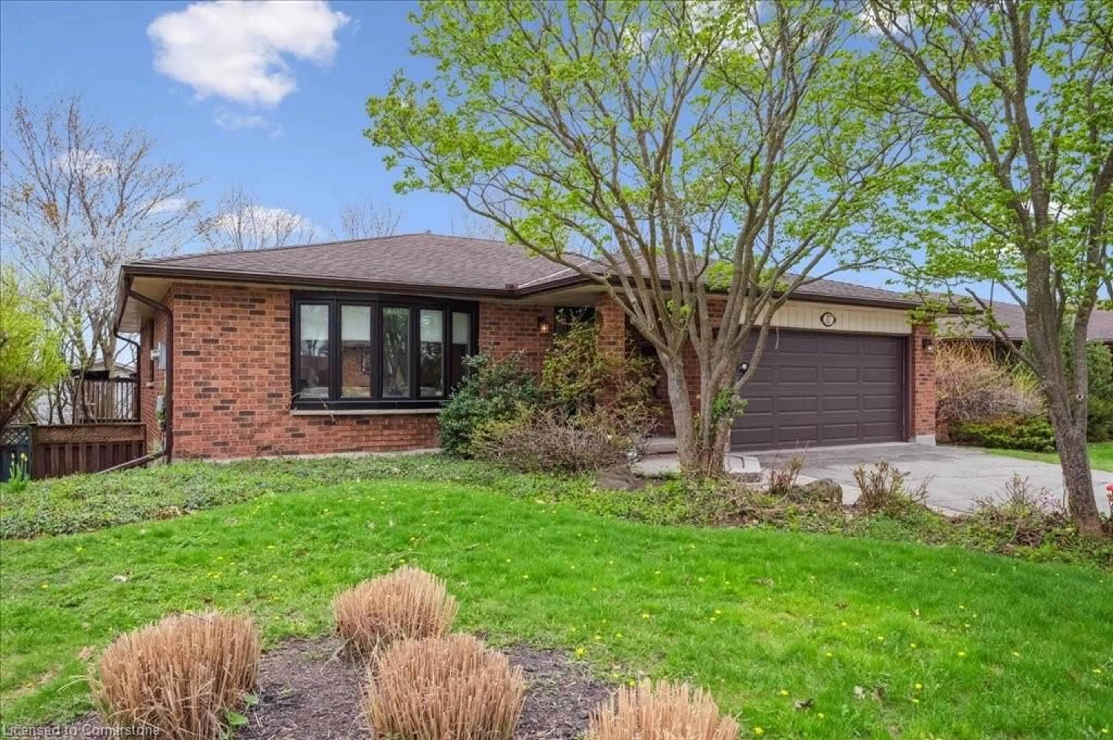 Home with brick exterior material, street for 17 Brazolot Dr, Guelph Ontario N1G 4M1