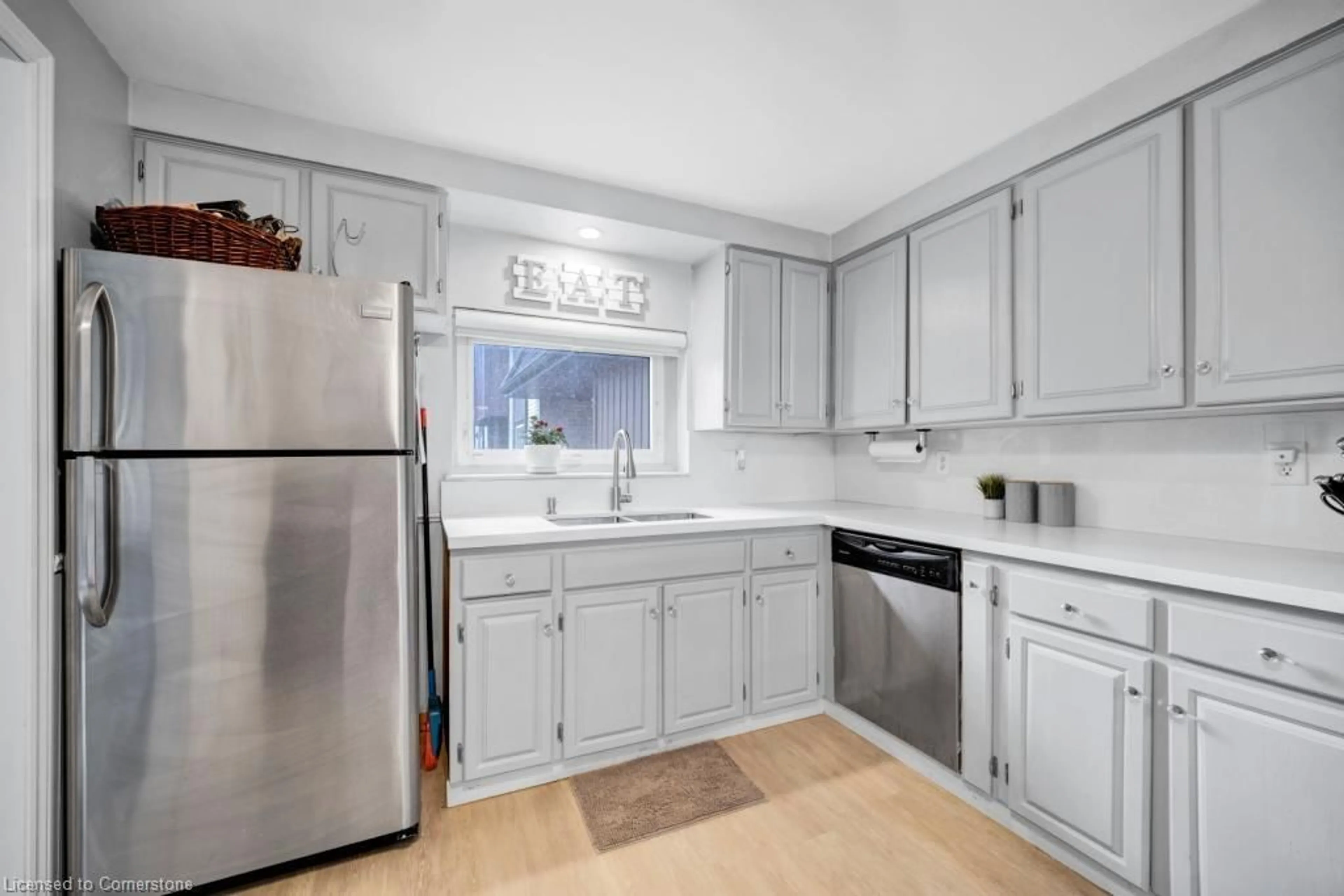 Standard kitchen, unknown for 215 Glamis Rd #2, Cambridge Ontario N1R 6V8