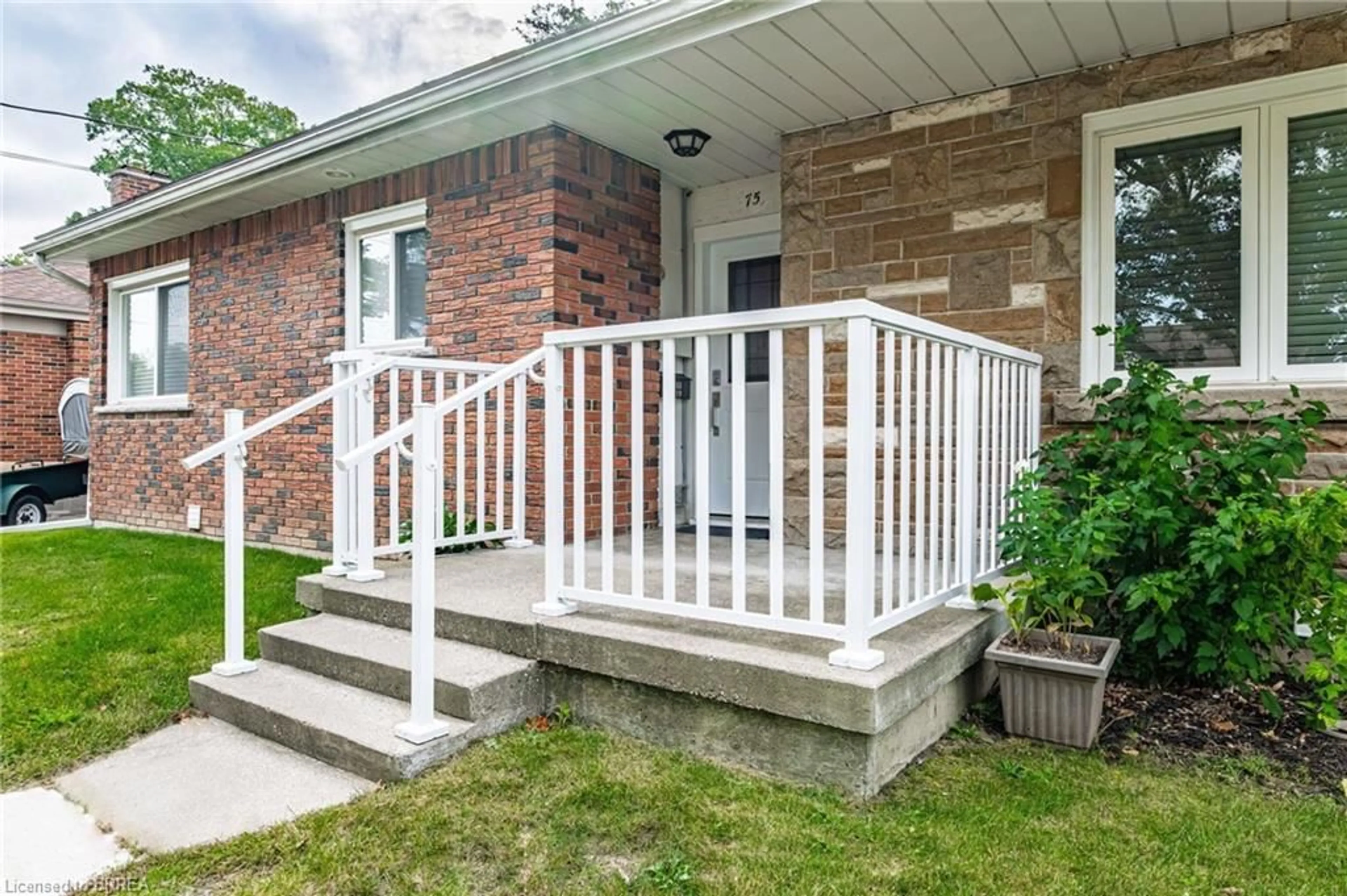 Unknown for 75 Henderson Ave, Brantford Ontario N3R 4W1
